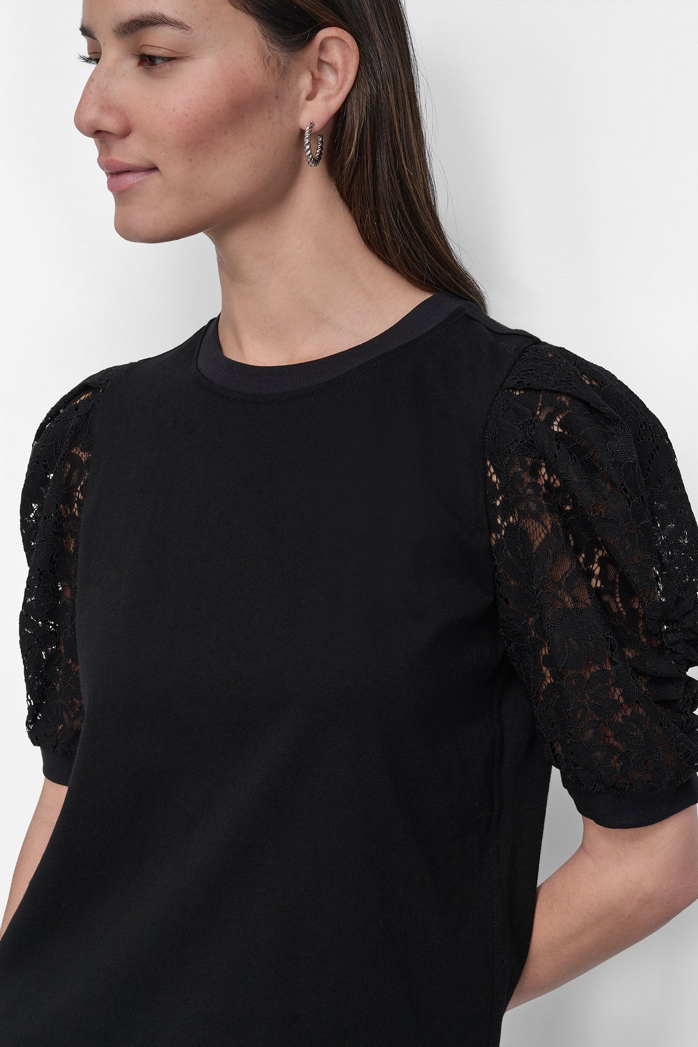LACE-PANELED TEE VIEW 4 | Summer Collection