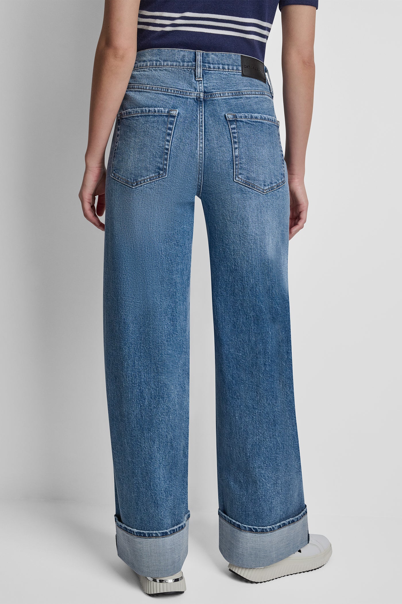 HIGH-RISE CUFFED WIDE LEG VIEW 4