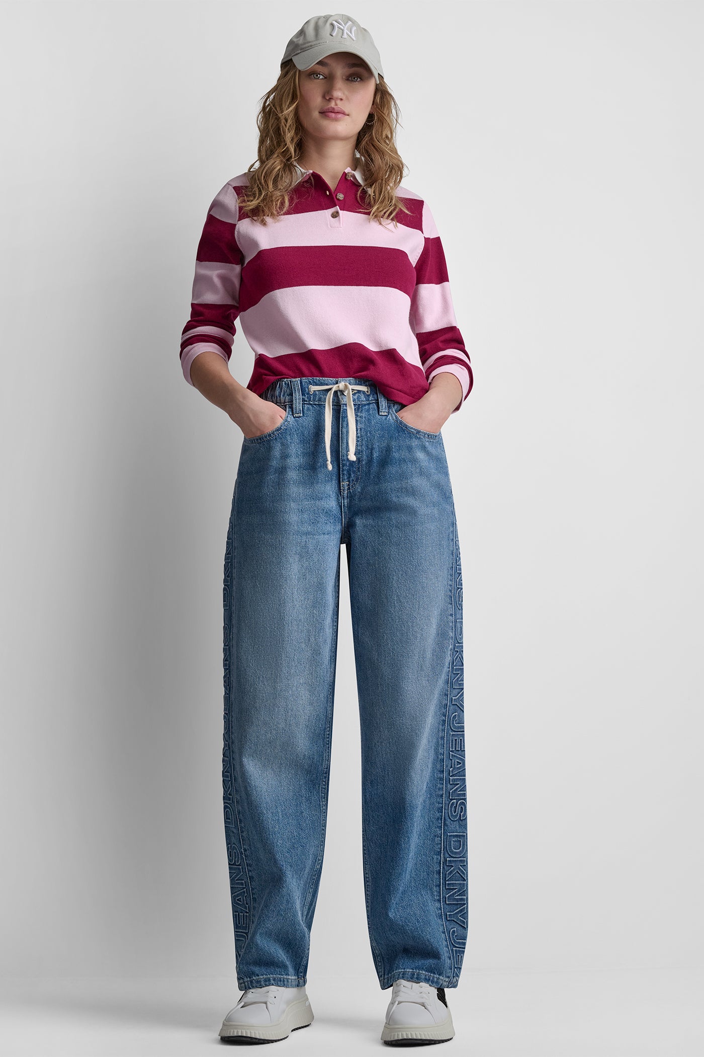 MID-RISE STRAIGHT LEG WITH LOGO DETAIL VIEW 6