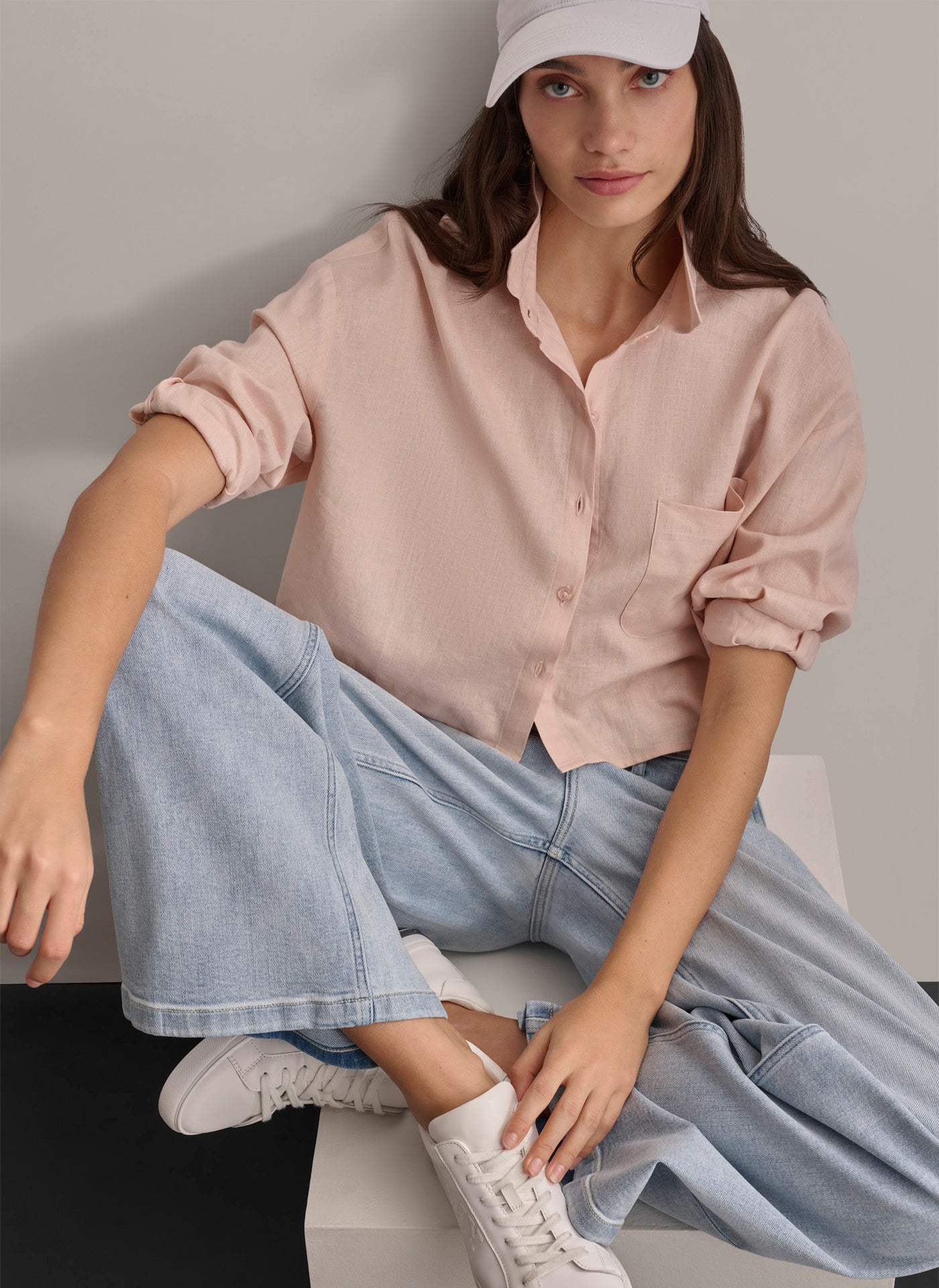 OVERSIZED CROPPED BUTTON FRONT
