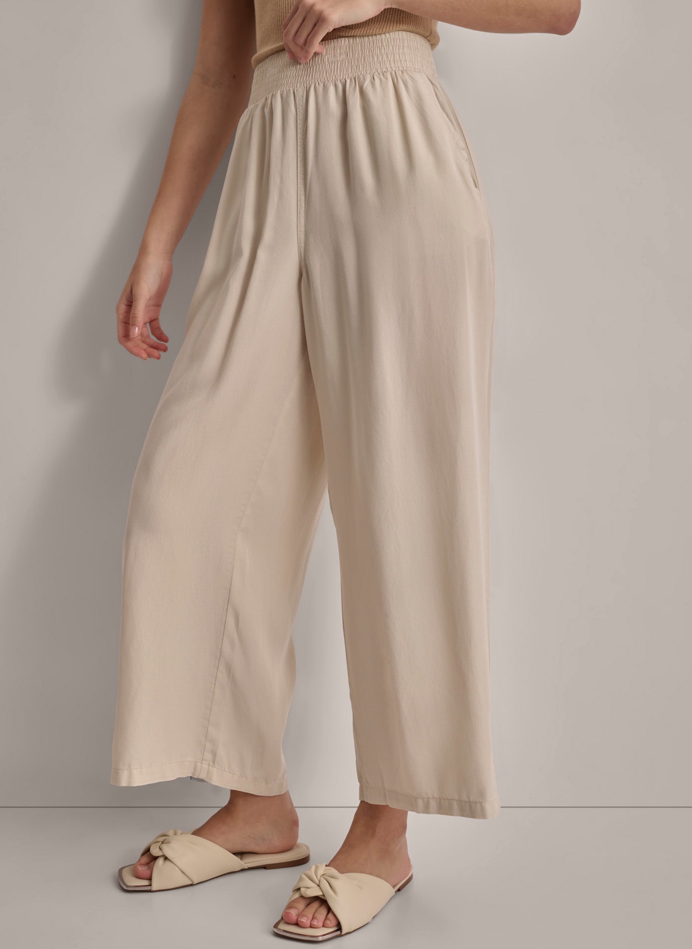 DKNY GARMENT DYE WIDE LEG ANKLE PANT,Beige