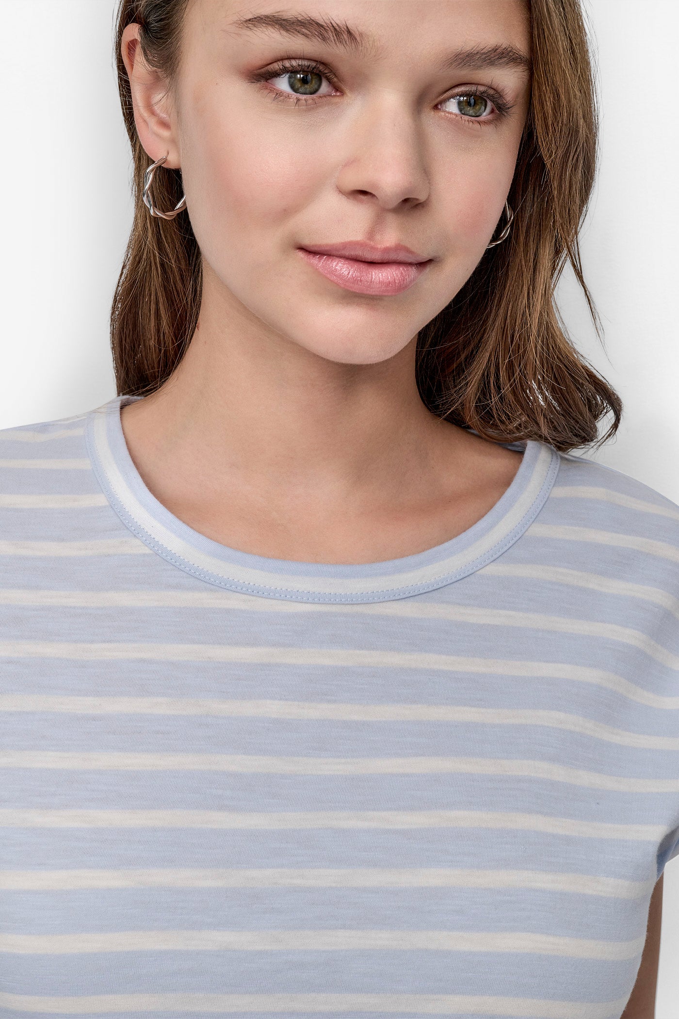 RUCHED SIDE-TIE TEE VIEW 5 | Tees & Tanks
