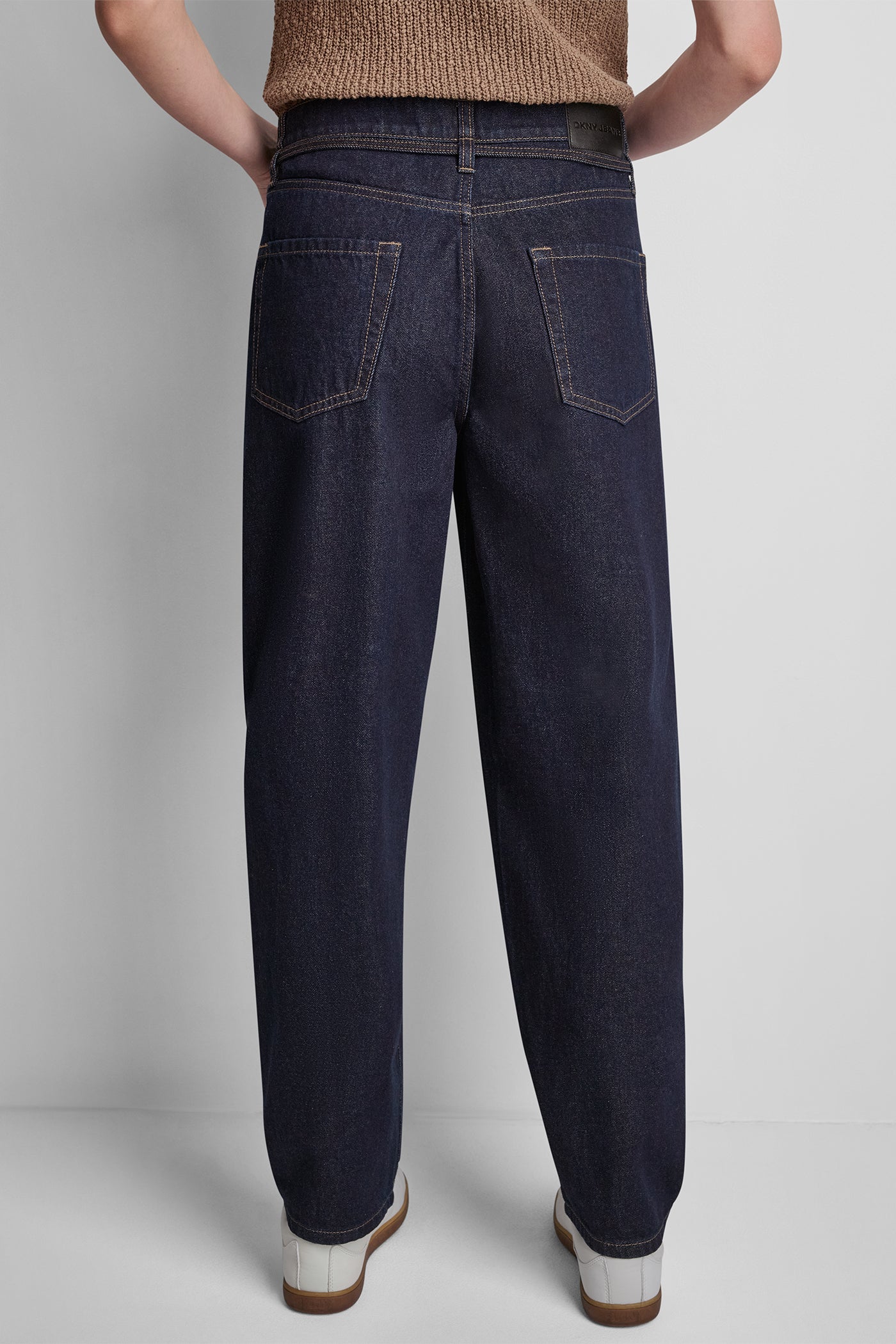 MID-RISE BARREL JEAN VIEW 3 | Denim Destination