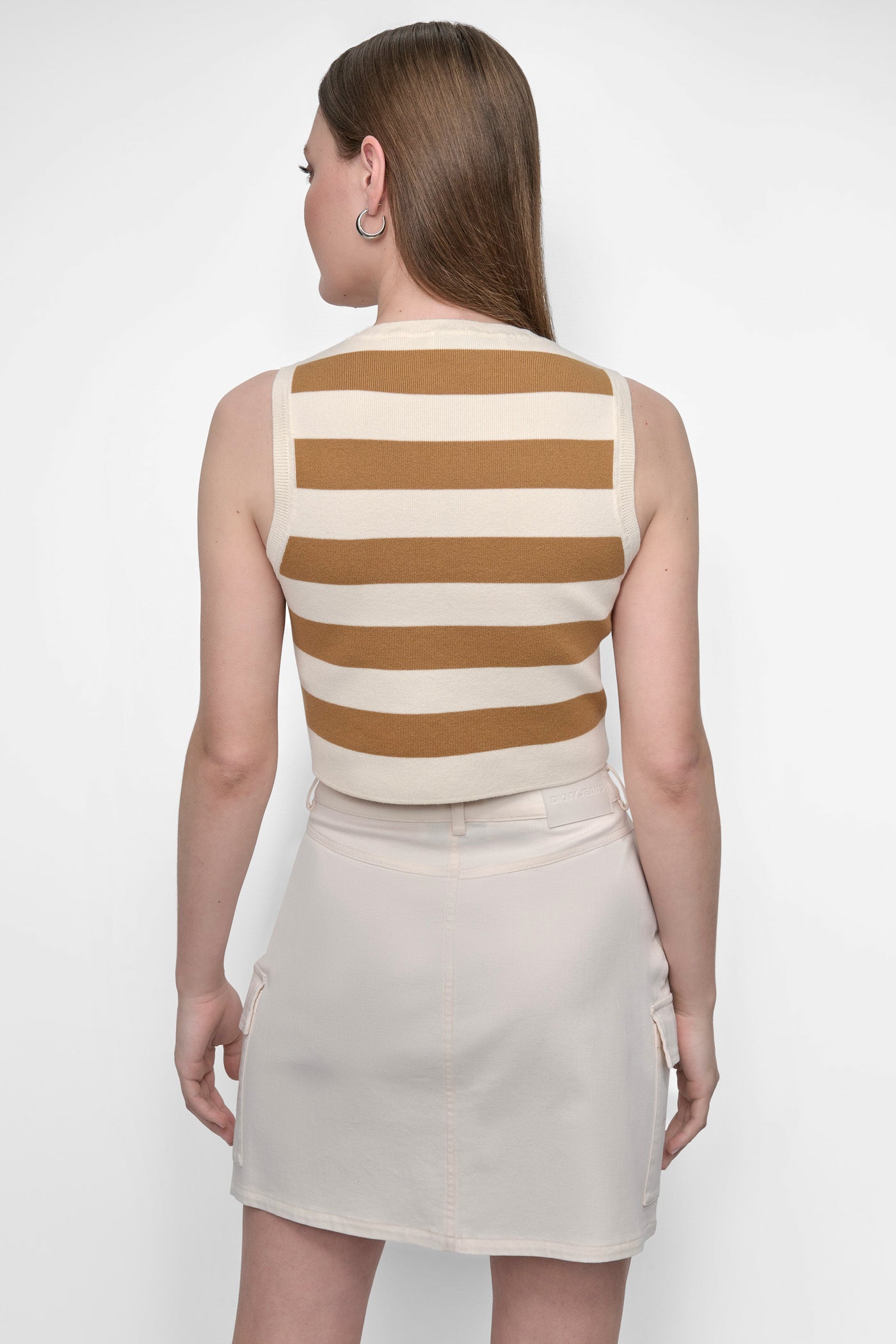 Eggnog/Whiskey CROPPED JACQUARD SWEATER, BACK VIEW | DKNY JEANS