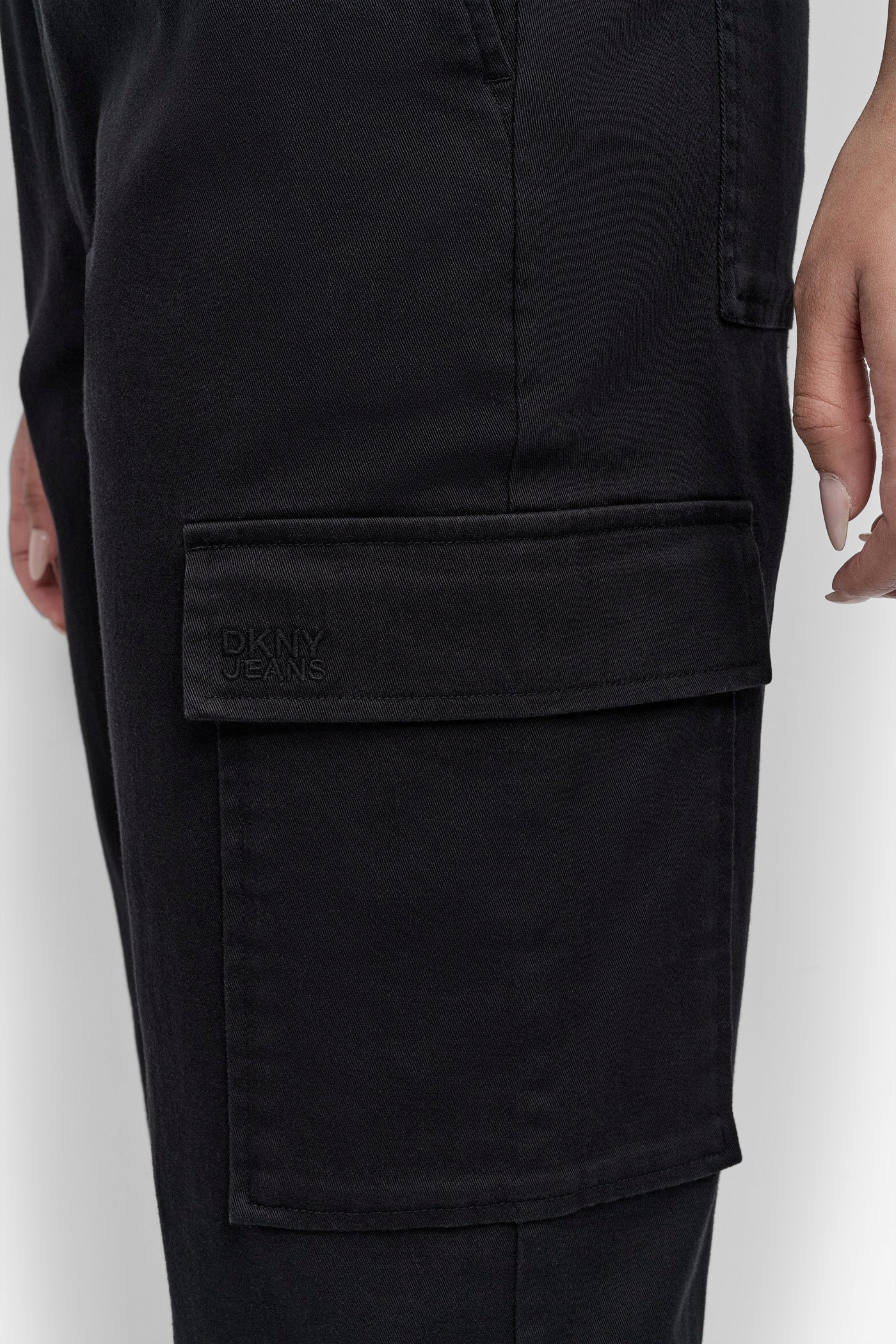 HIGH-RISE PULL-ON CARGO JOGGER VIEW 4 | DKNY JEANS
