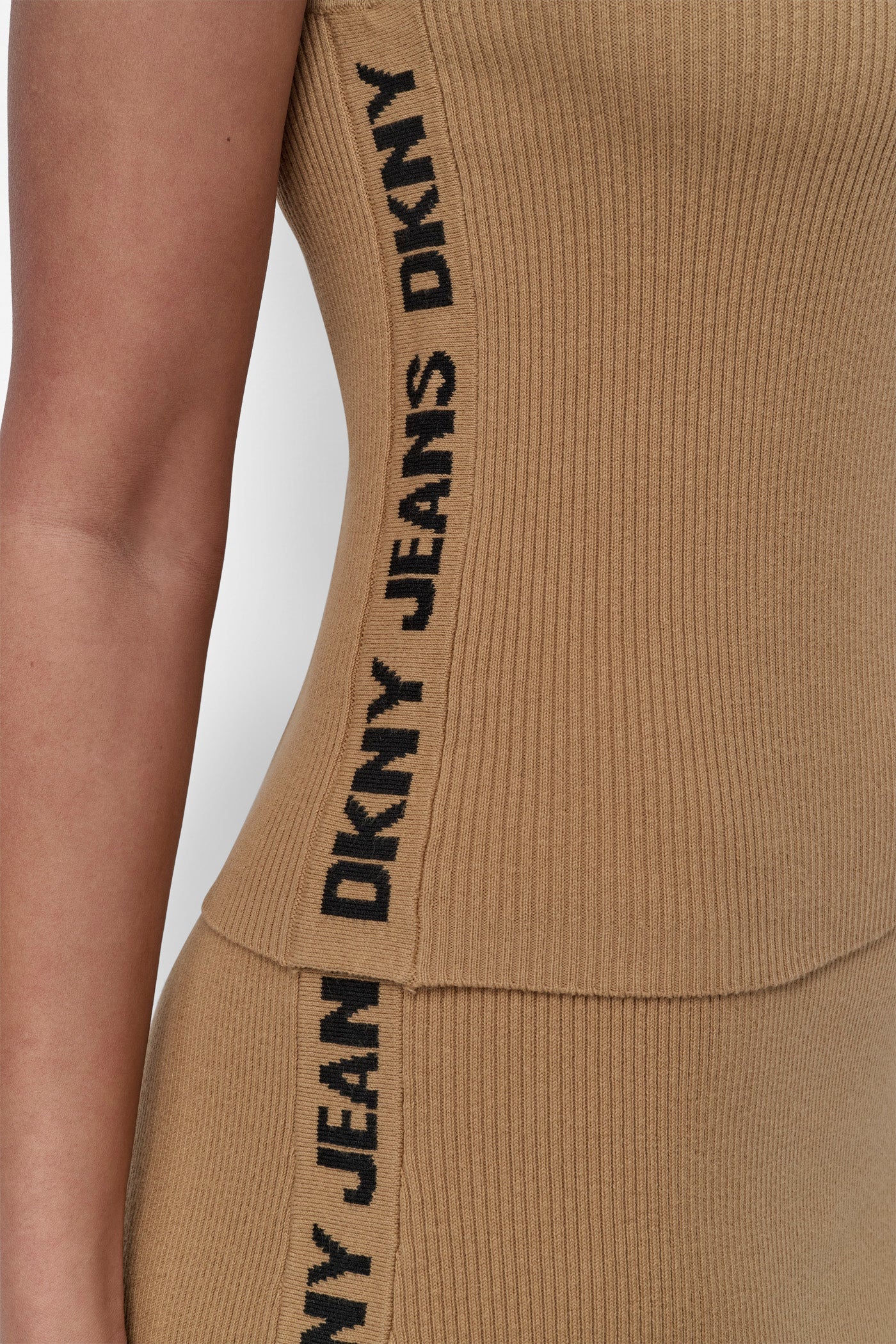 CROPPED LOGO-TRIMMED TOP VIEW 5