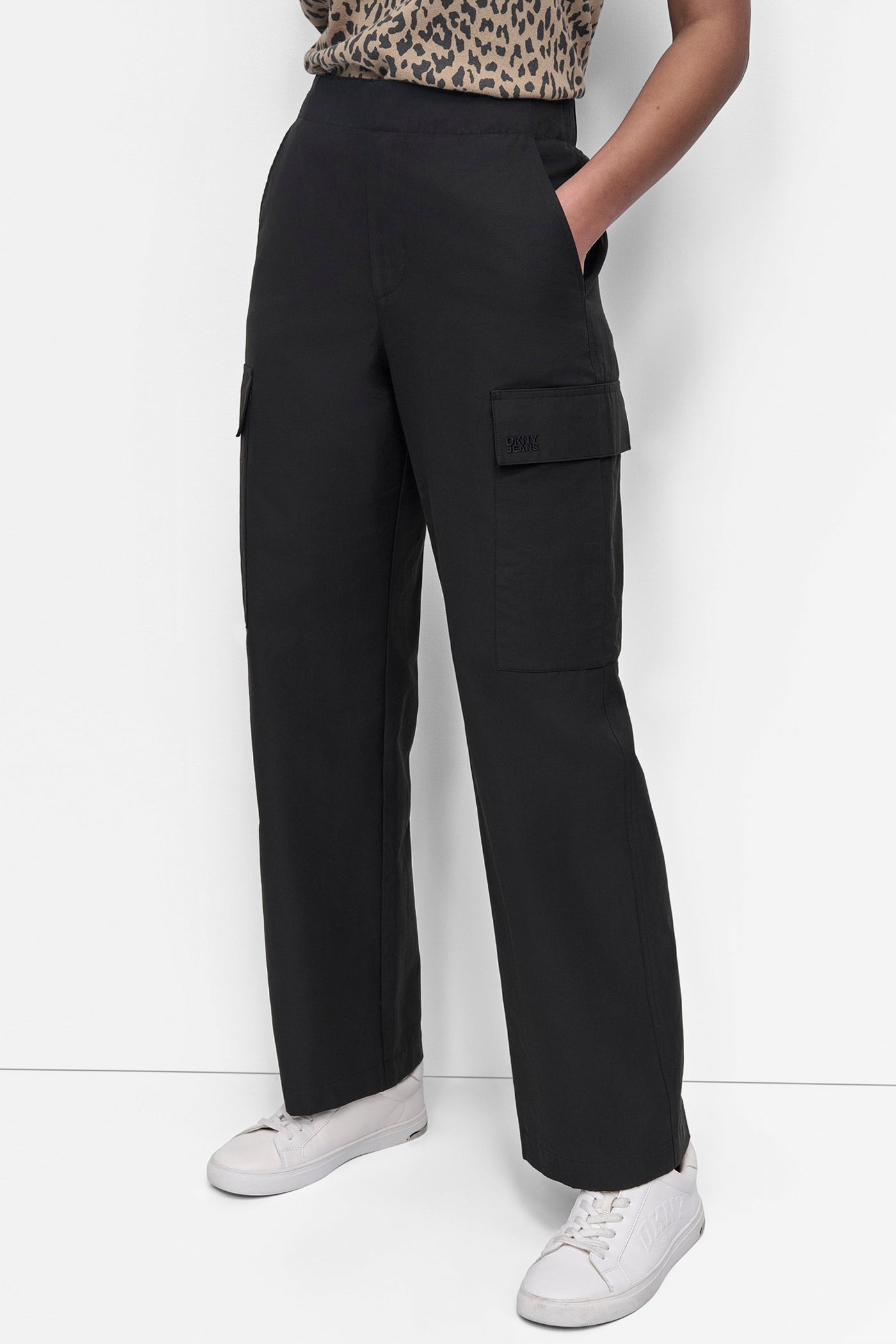 HIGH-RISE STRAIGHT-LEG CARGO PANT VIEW 4