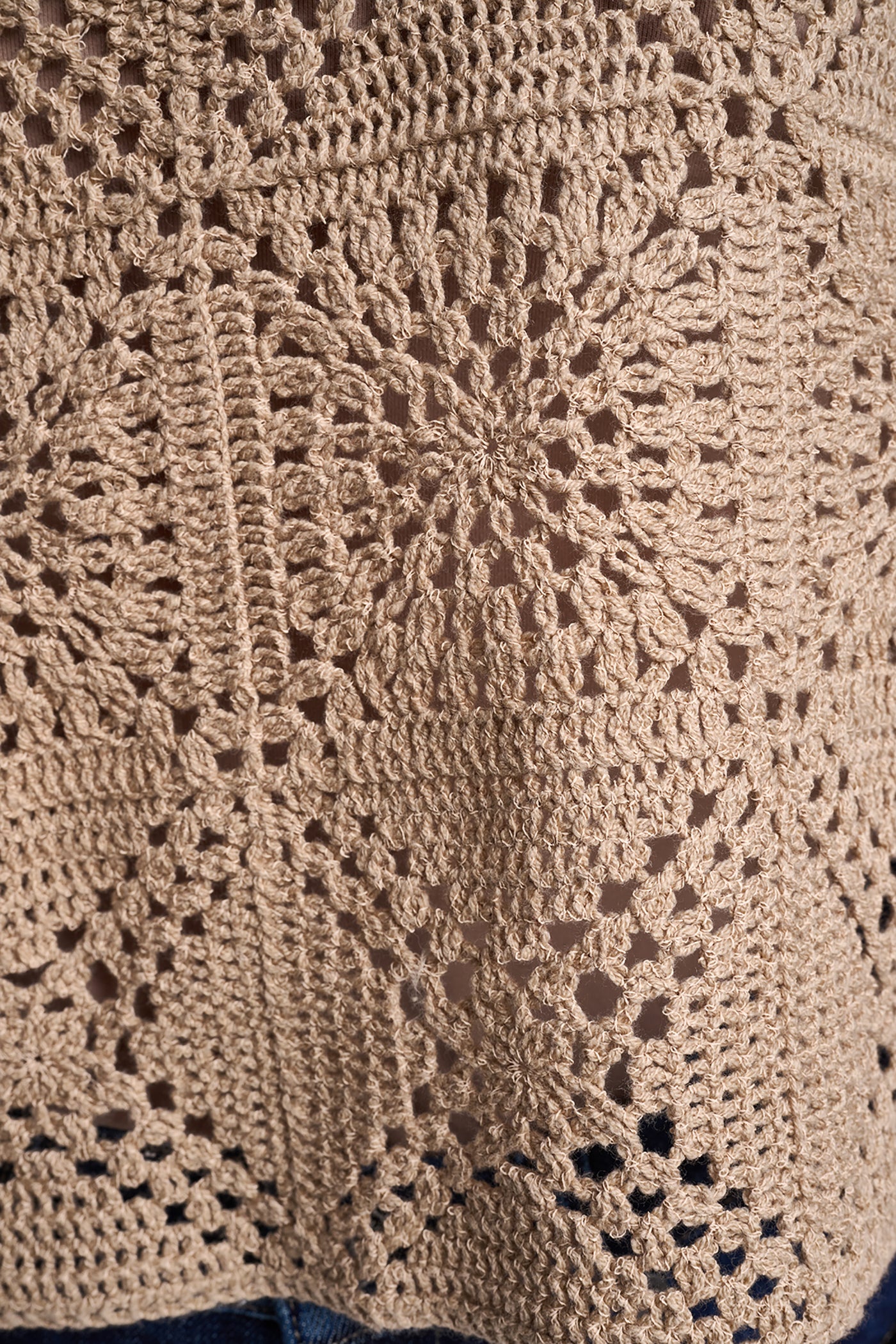 SLEEVELESS CROCHET SQUARE SWEATER VIEW 7 | DKNY JEANS