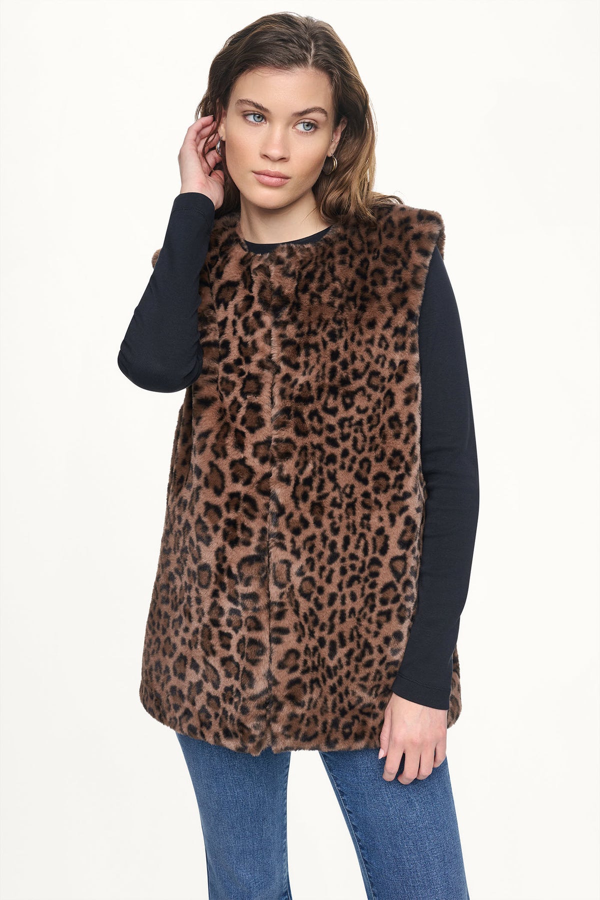 FAUX FUR COLLARLESS VEST VIEW 2