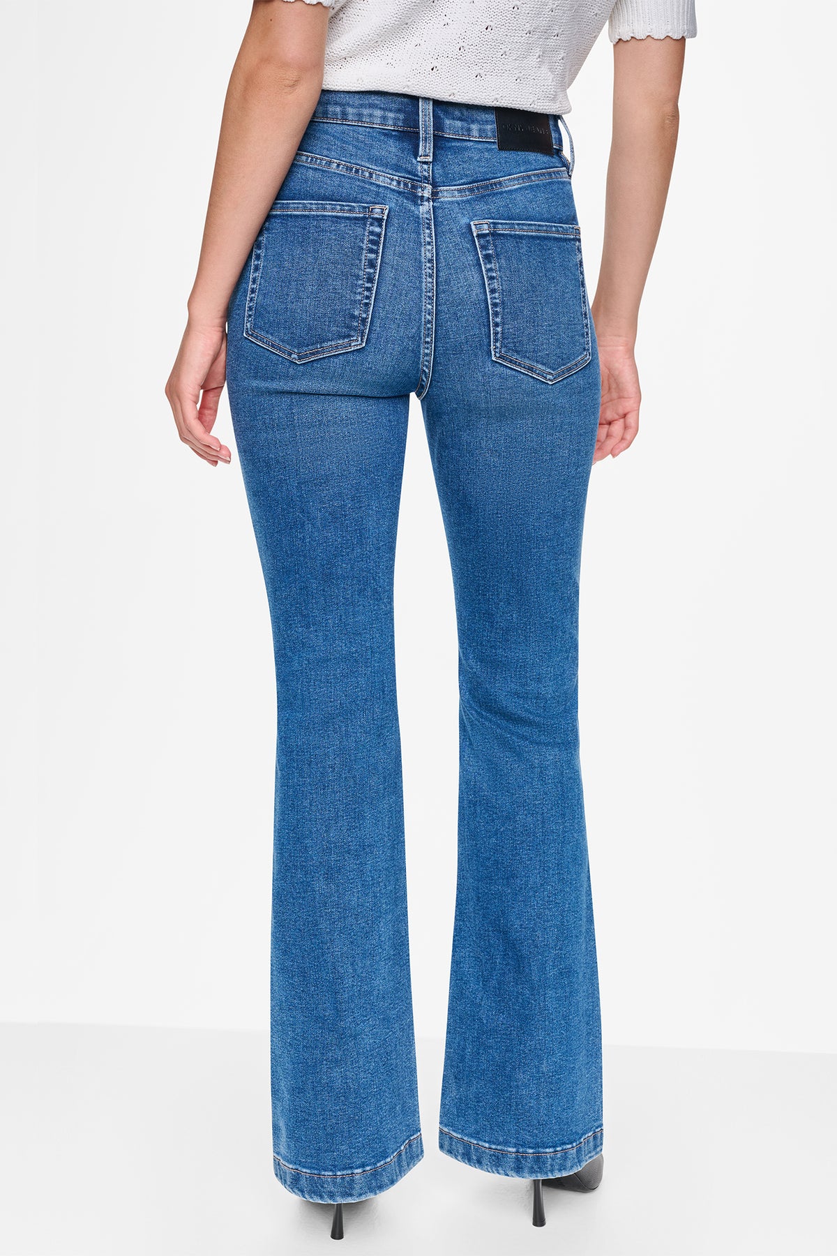 HIGH-RISE FLARE JEAN VIEW 2