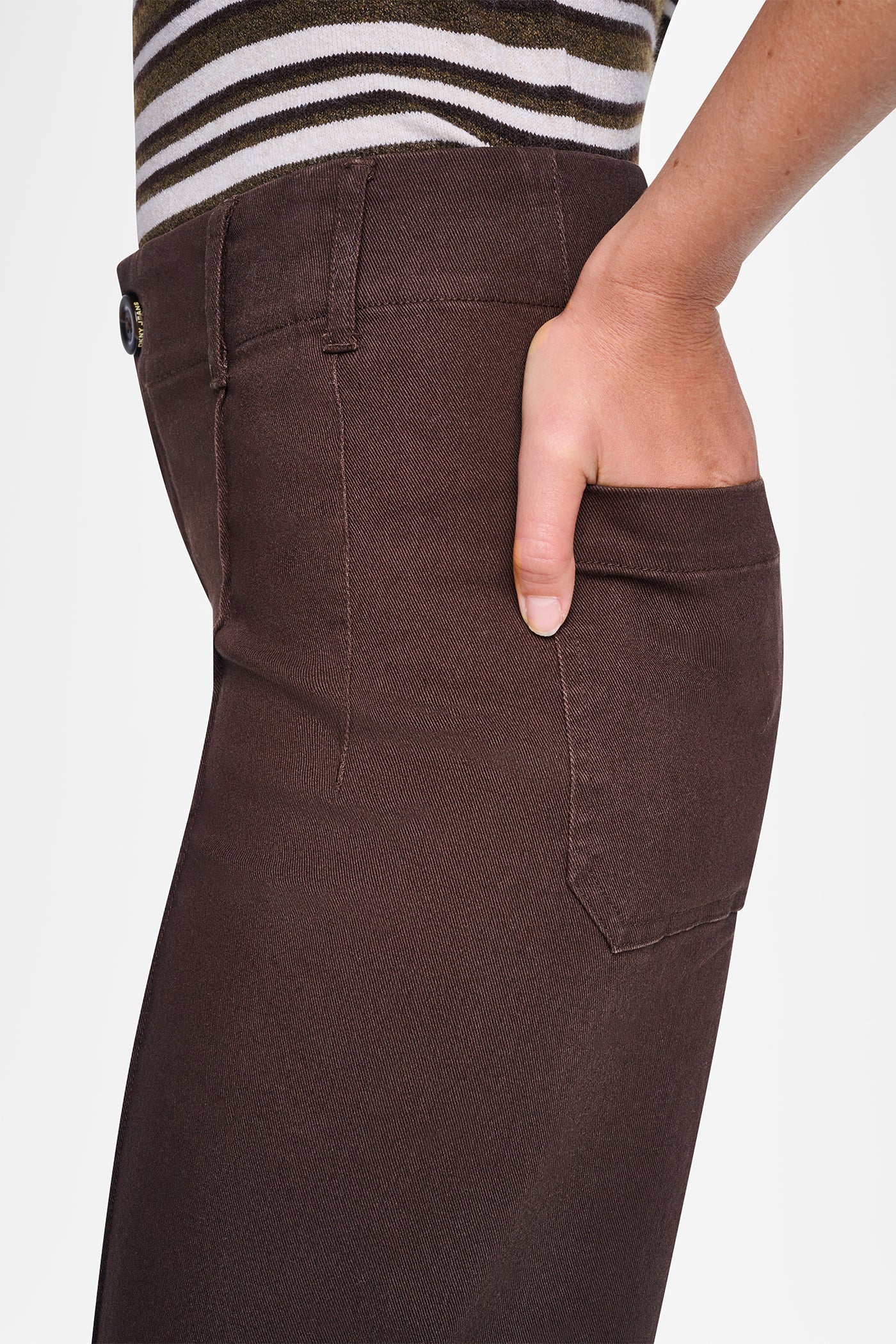 HIGH-RISE PINTUCKED WIDE-LEG JEAN VIEW 6