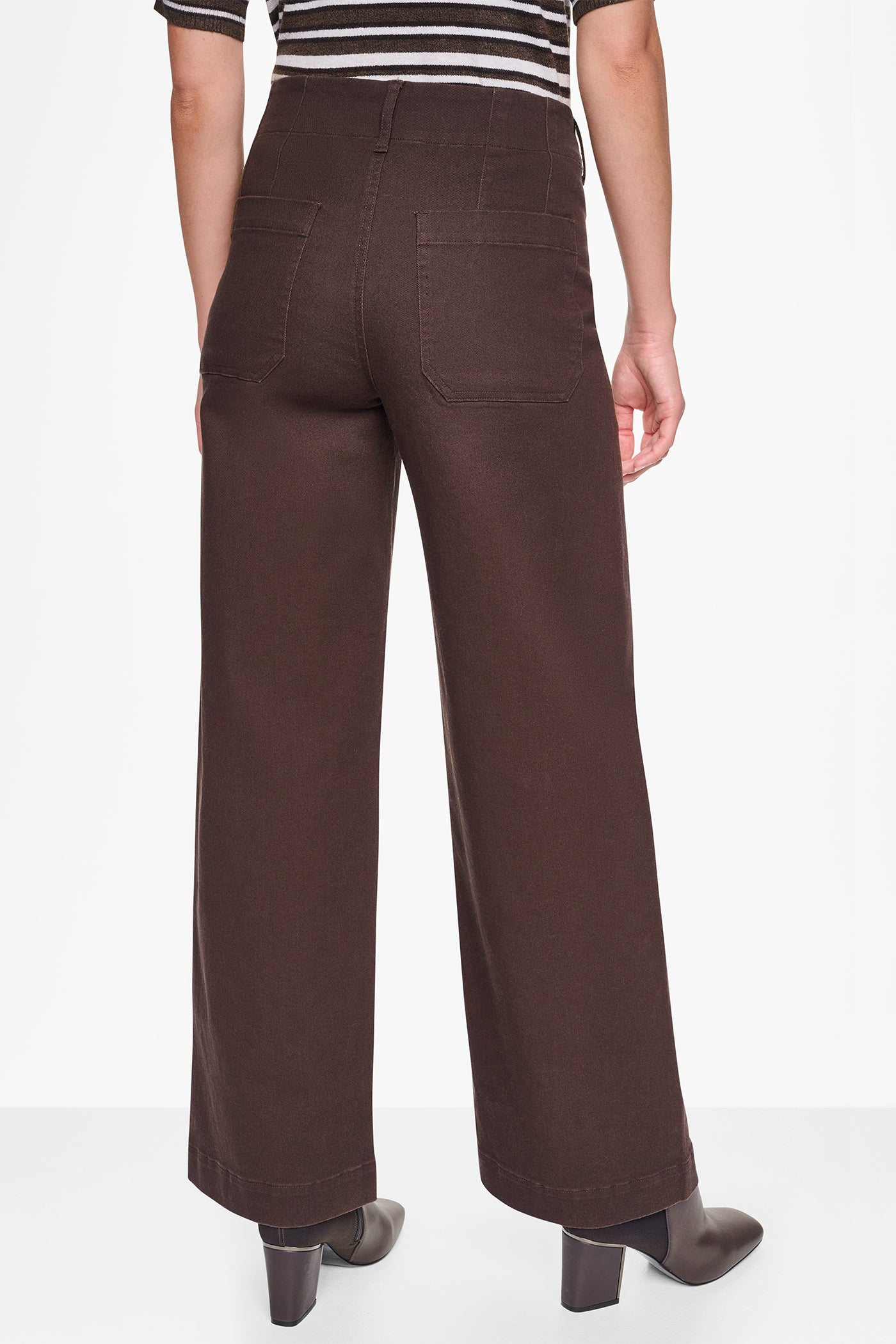 HIGH-RISE PINTUCKED WIDE-LEG JEAN VIEW 3