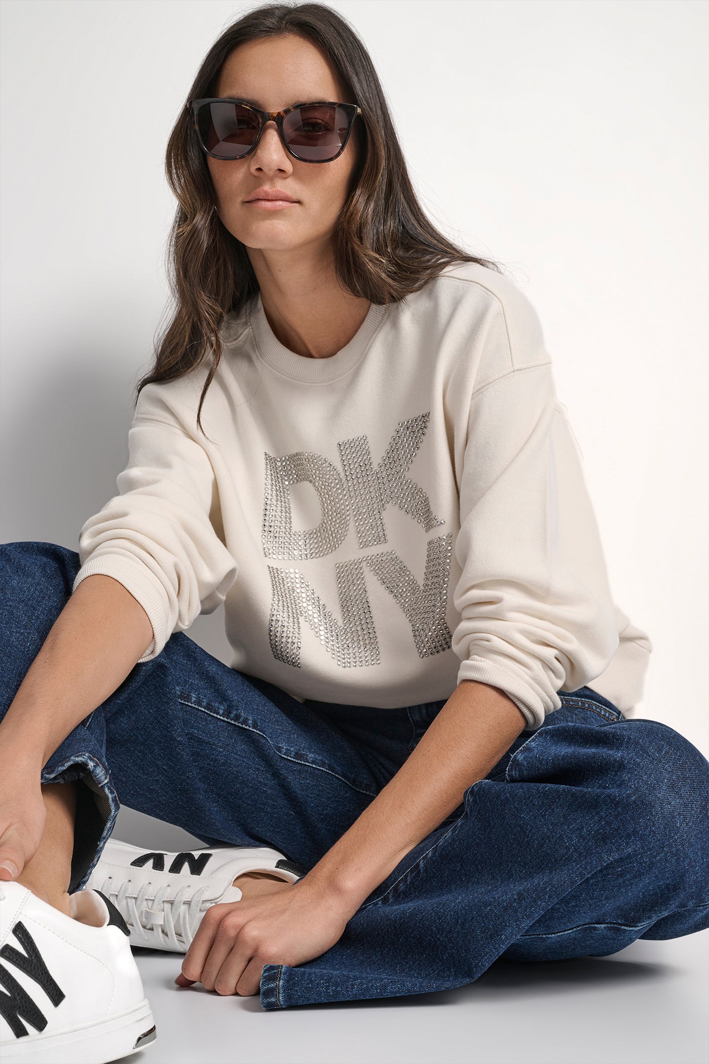 DKNY STACKED METAL RIM RHINESTONE LOGO CREW NECK VIEW 7 | New Arrivals