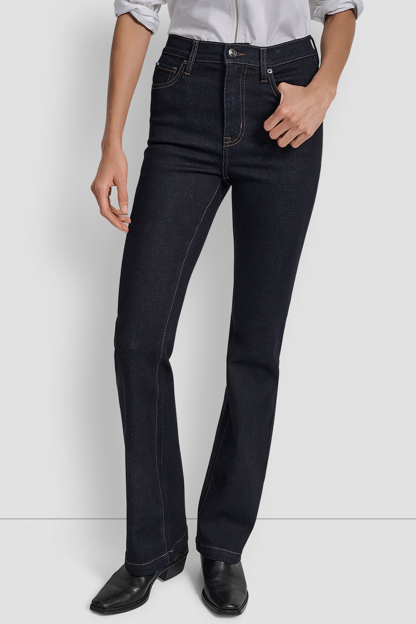 BANKERS INK WILLIAMSBURG HIGH RISE FLARE  32 INCH INSEAM, FRONT VIEW | DKNY Promo