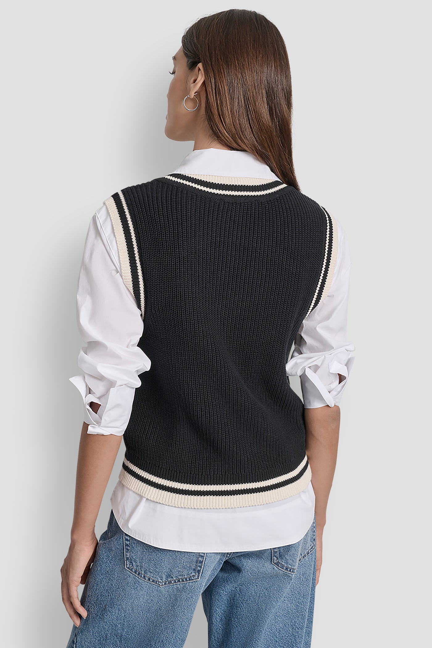 BLACK/EGGNOG V-NECK TIPPED SLEEVELESS SWEATER, BACK VIEW | WOMEN'S SWEATERS & TOPS