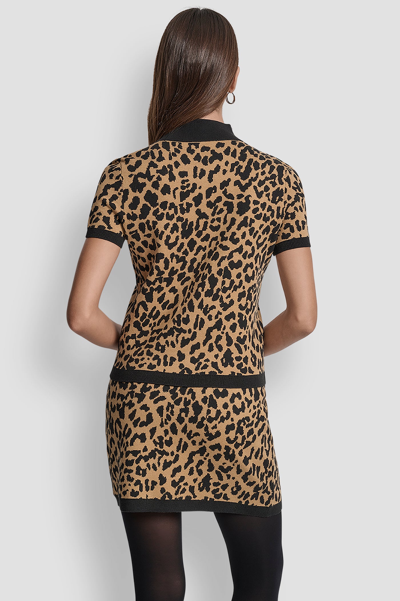 WHISKEY/BLACK CAP SLEEVE MOCK NECK CHEETAH JACQUARD SWEATER, BACK VIEW | WOMEN'S SWEATERS & TOPS