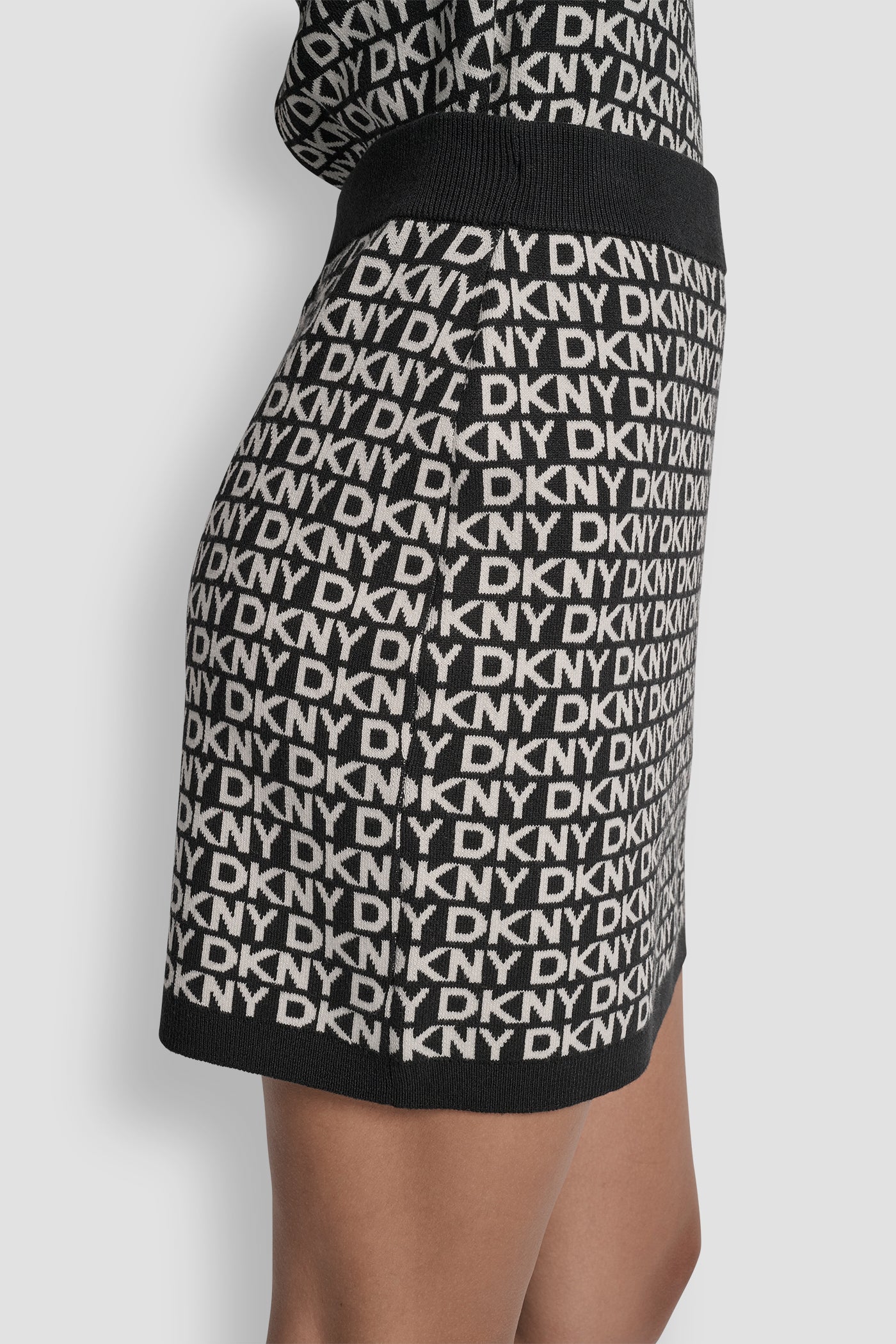 LOGO JACQUARD SHORT SKIRT VIEW 3 | DKNY JEANS