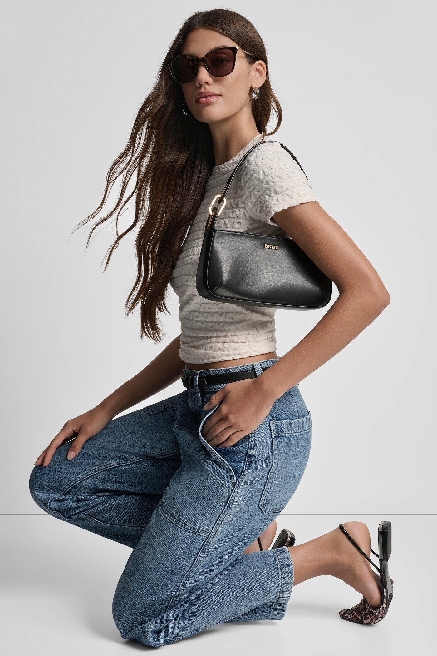 LOGO JACQUARD SHORT SLEEVE CREW NECK TEE VIEW 8 | DKNY JEANS