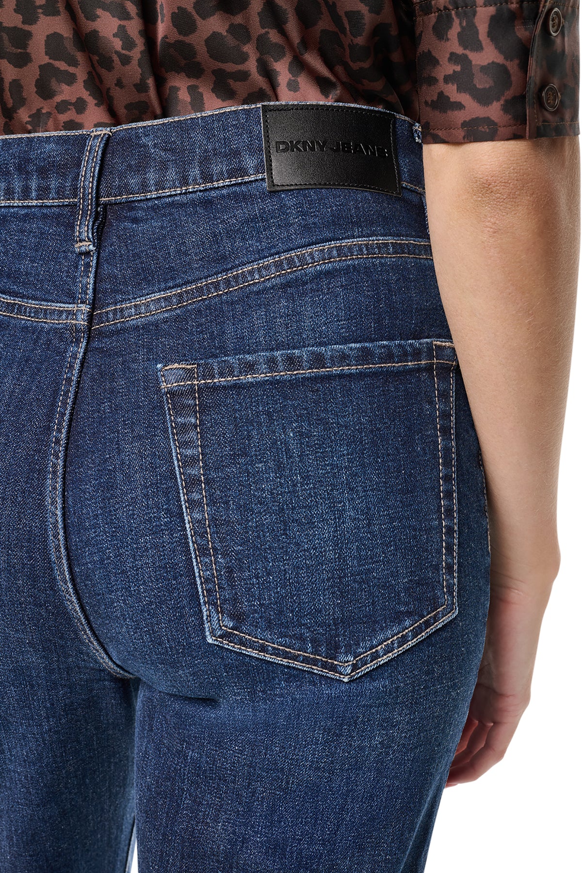 HIGH-RISE RELAXED FLARE JEAN VIEW 2