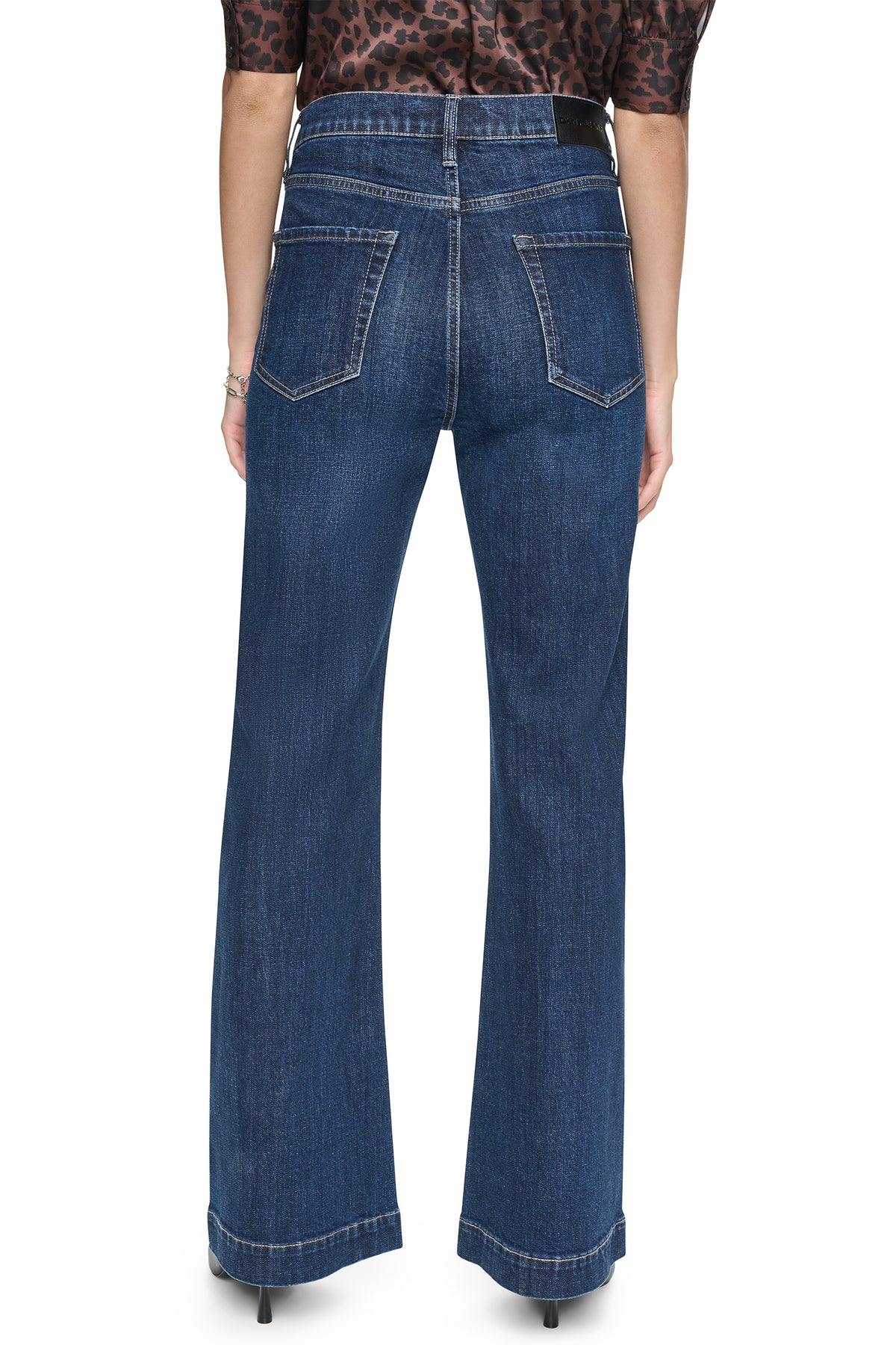 HIGH-RISE RELAXED FLARE JEAN VIEW 2