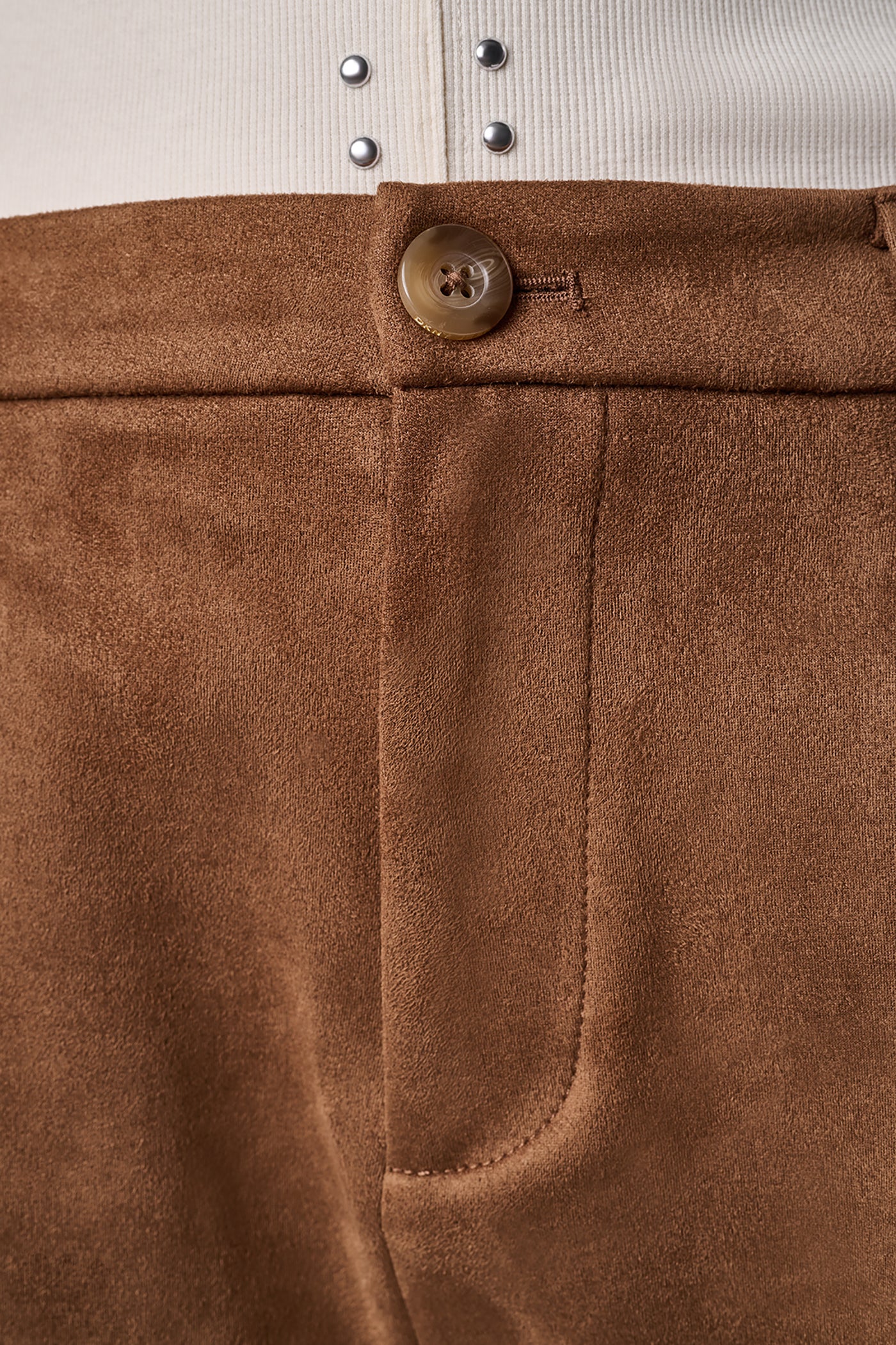 HIGH-RISE FAUX SUEDE SHORT VIEW 8