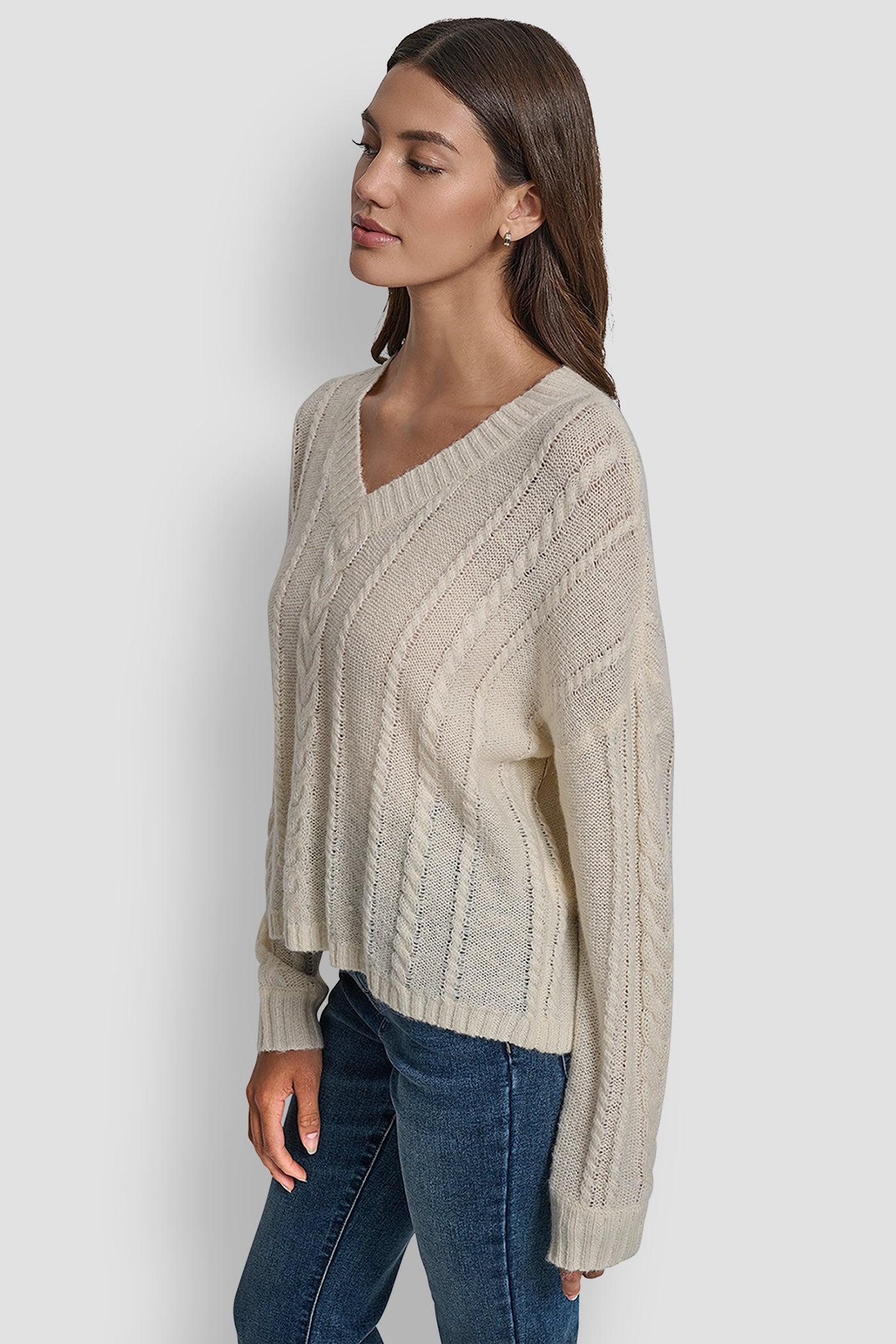 MOHAIR LIKE CABLE V-NECK SWEATER VIEW 3 | WOMEN'S SWEATERS & TOPS