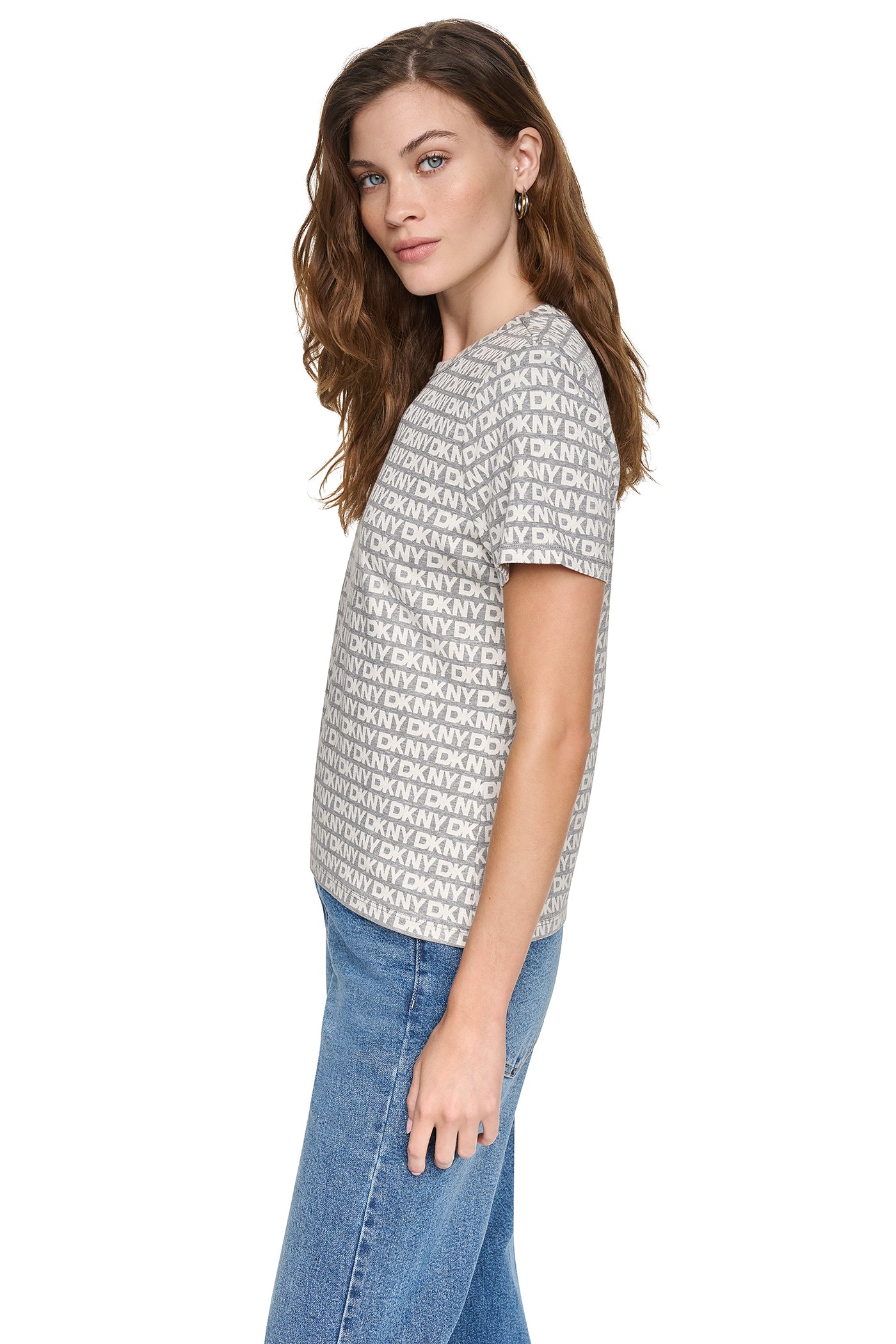 ESSENTIAL LOGO TEE VIEW 2