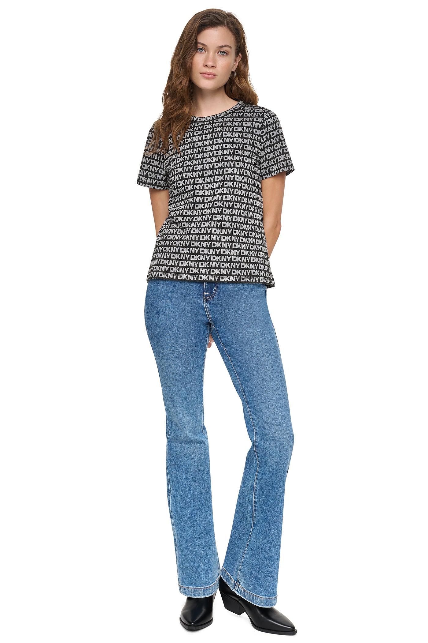 ESSENTIAL LOGO TEE VIEW 2