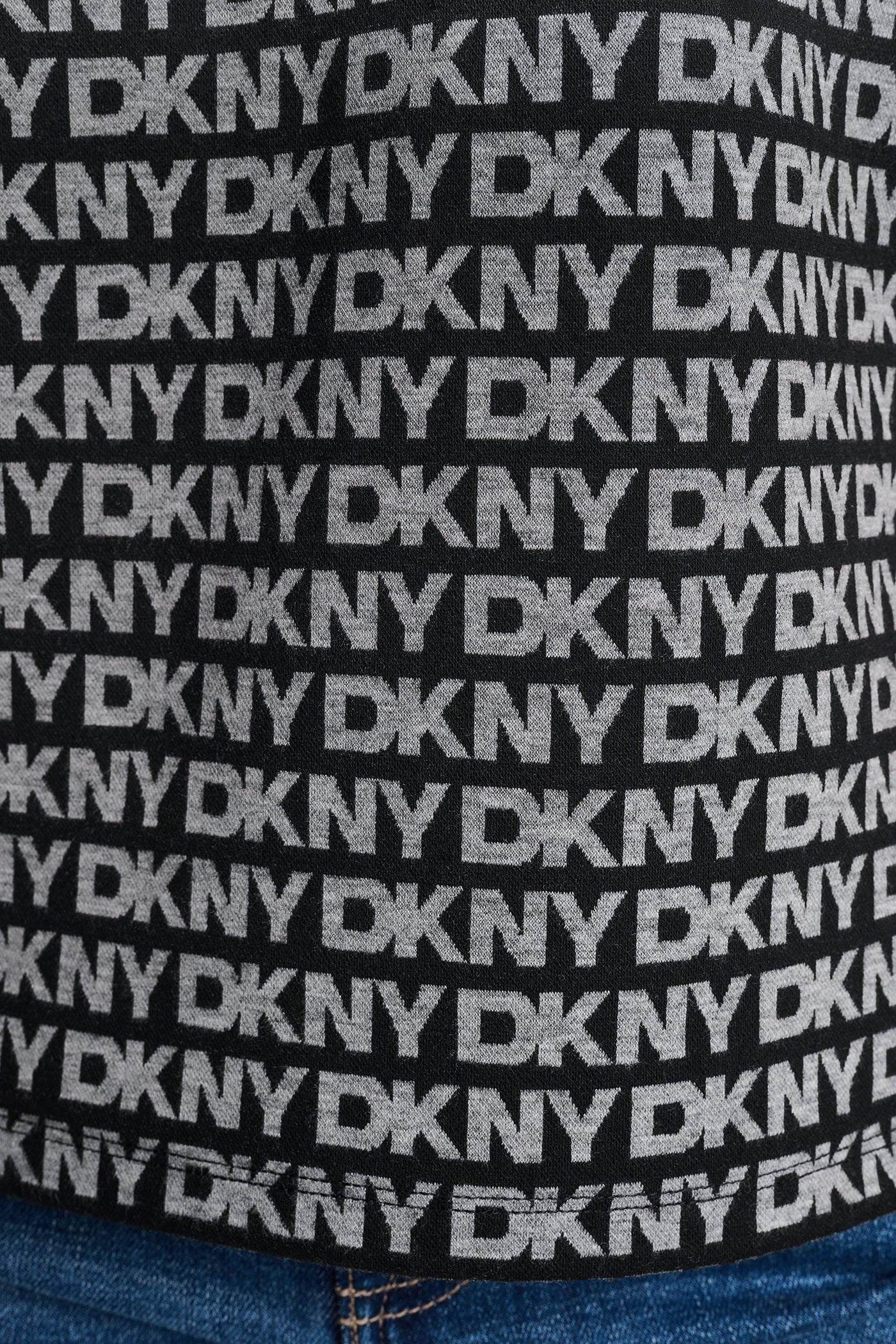 ESSENTIAL LOGO TEE VIEW 2