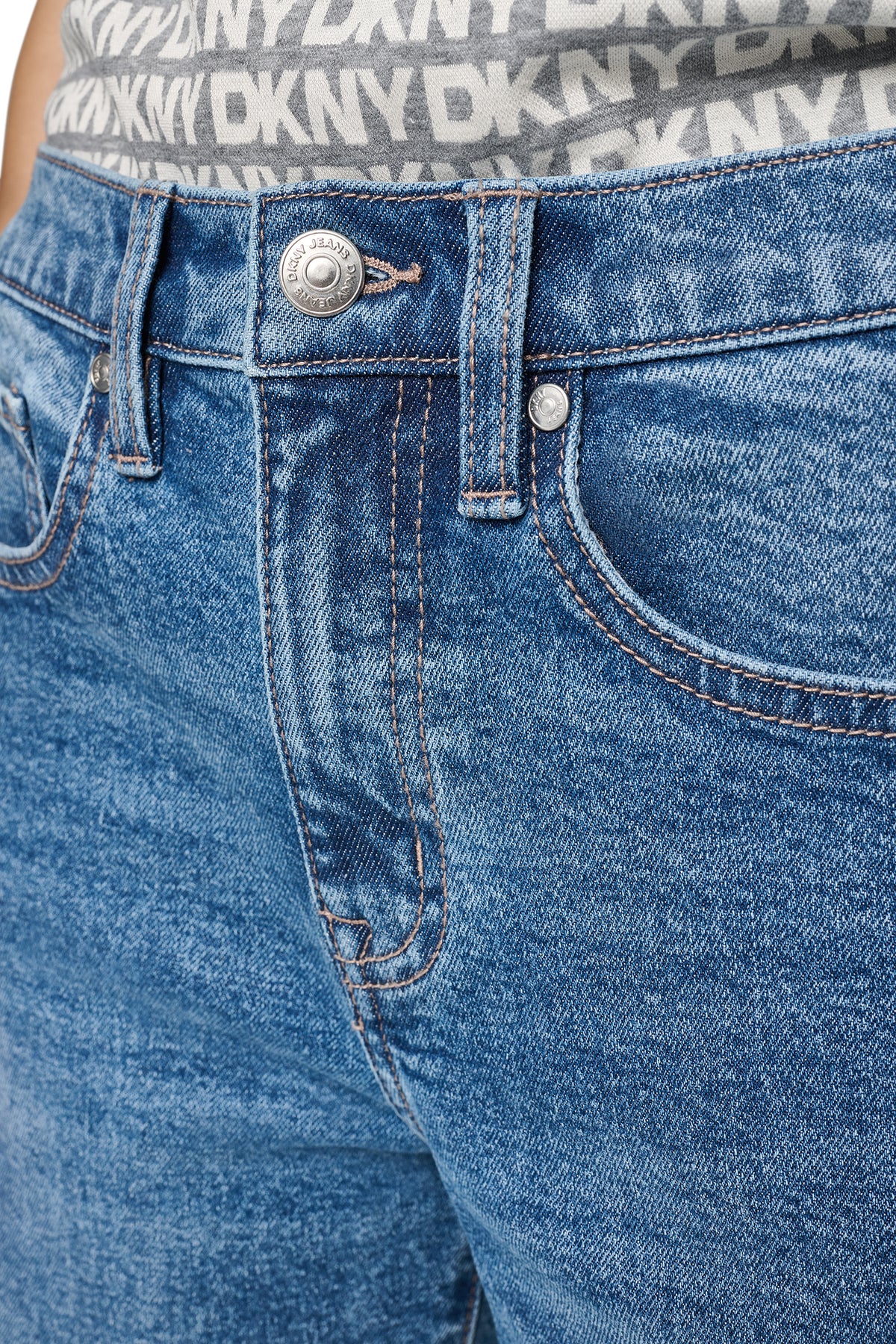 MID-RISE MODERN STRAIGHT LEG JEAN VIEW 2