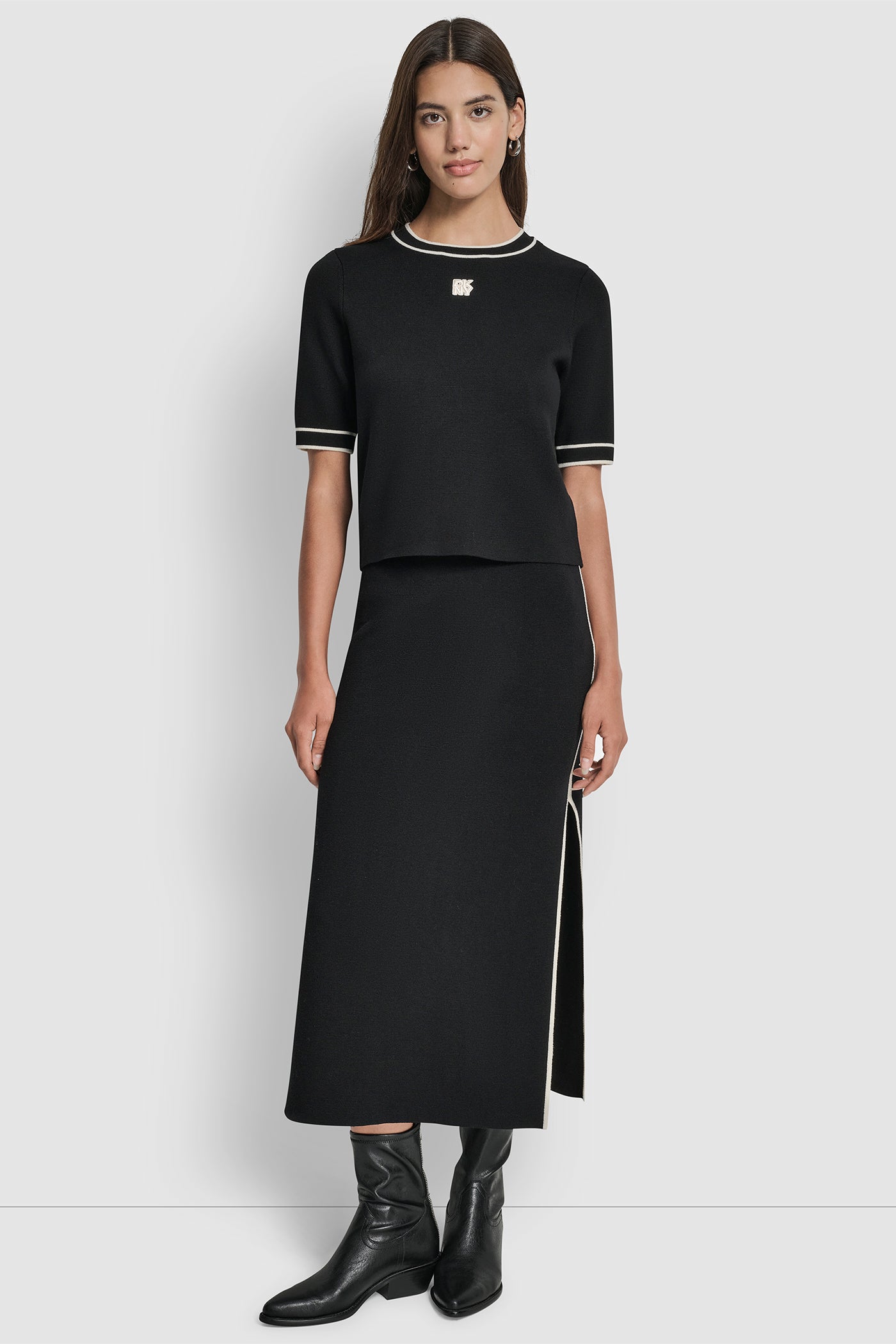 CROPPED COLOR BLOCK ELBOW SLEEVE WITH LOGO PATCH VIEW 5 | Skirts