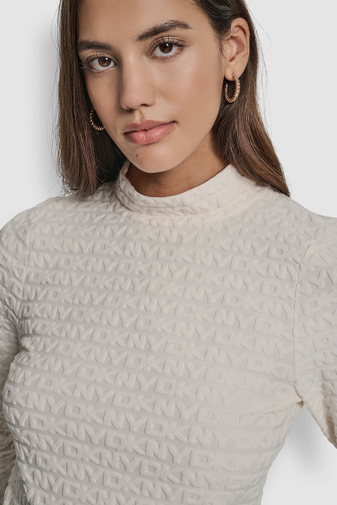 LOGO JACQUARD  LONG SLEEVE MOCK NECK TEE VIEW 4 | Clothing