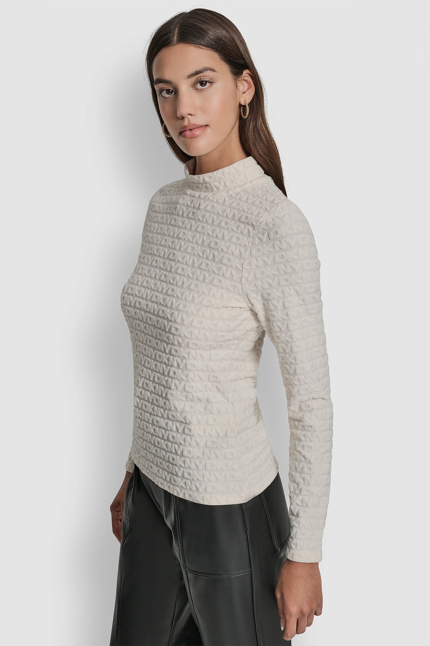 LOGO JACQUARD  LONG SLEEVE MOCK NECK TEE VIEW 3 | Clothing