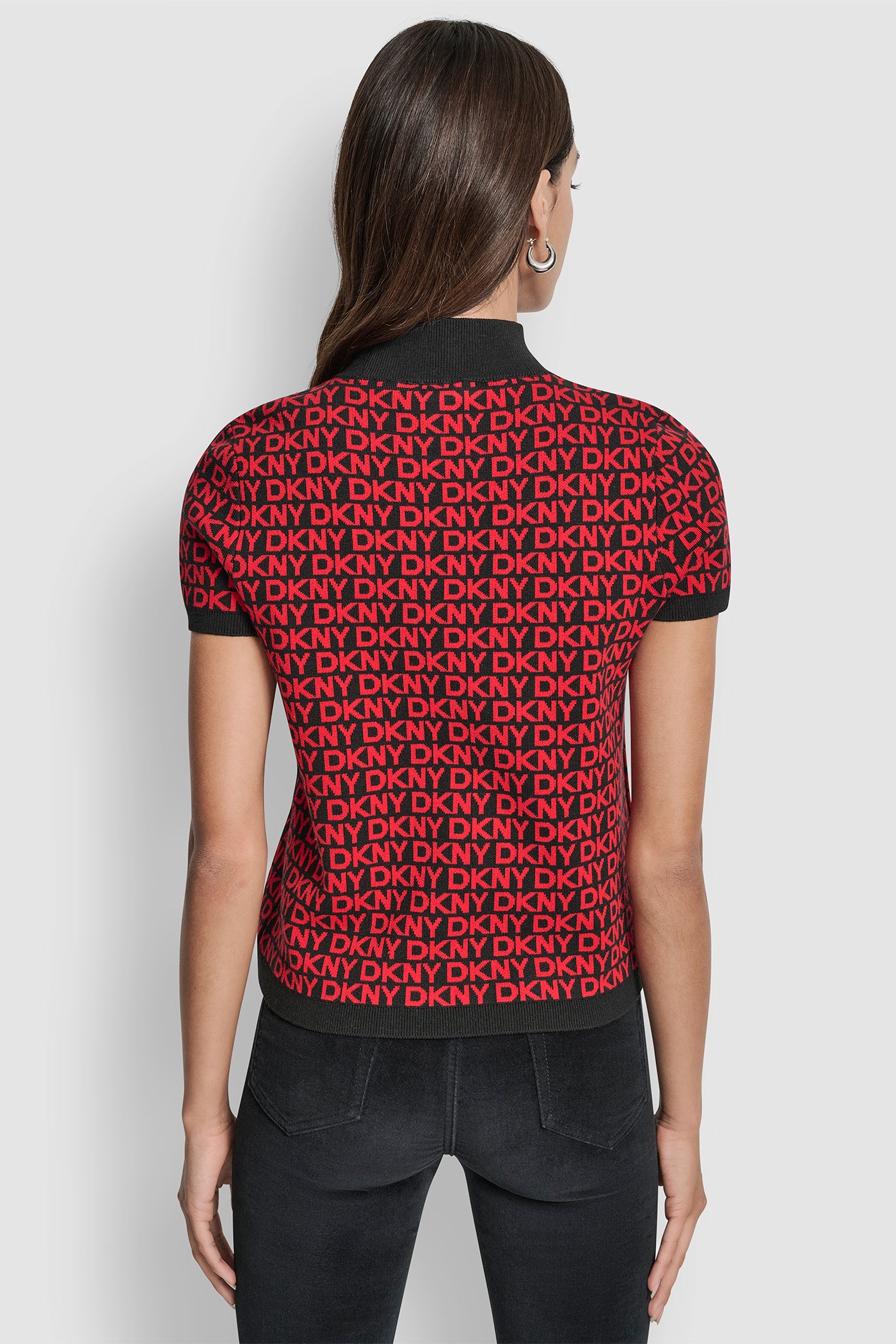 Black/City Crimson LOGO JACQUARD SHORT SLEEVE MOCK NECK  TOP, BACK VIEW | DKNY Promo