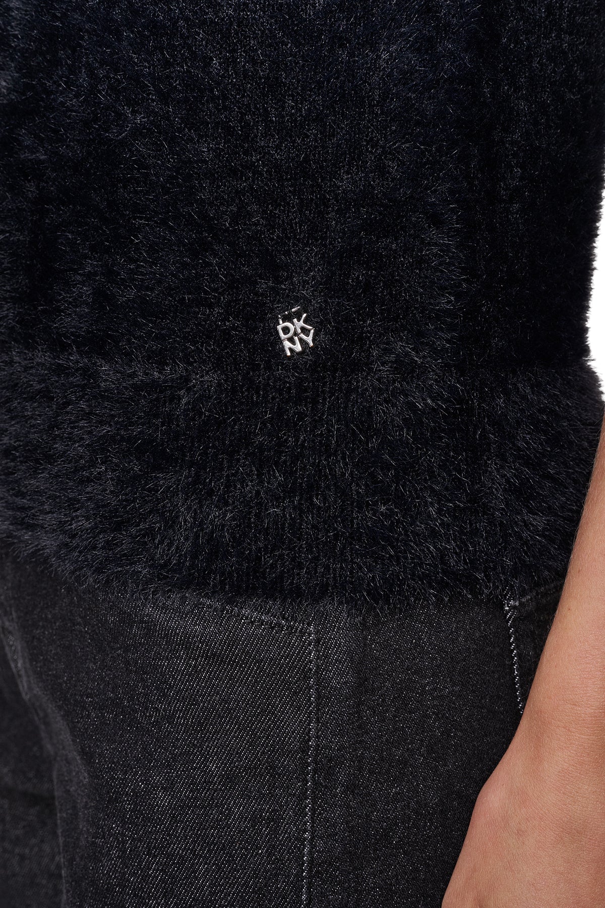SLEEVLESS BRUSHED SWEATER VEST VIEW 2