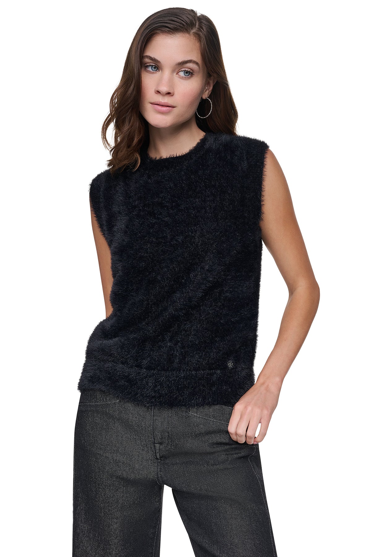 SLEEVLESS BRUSHED SWEATER VEST VIEW 2