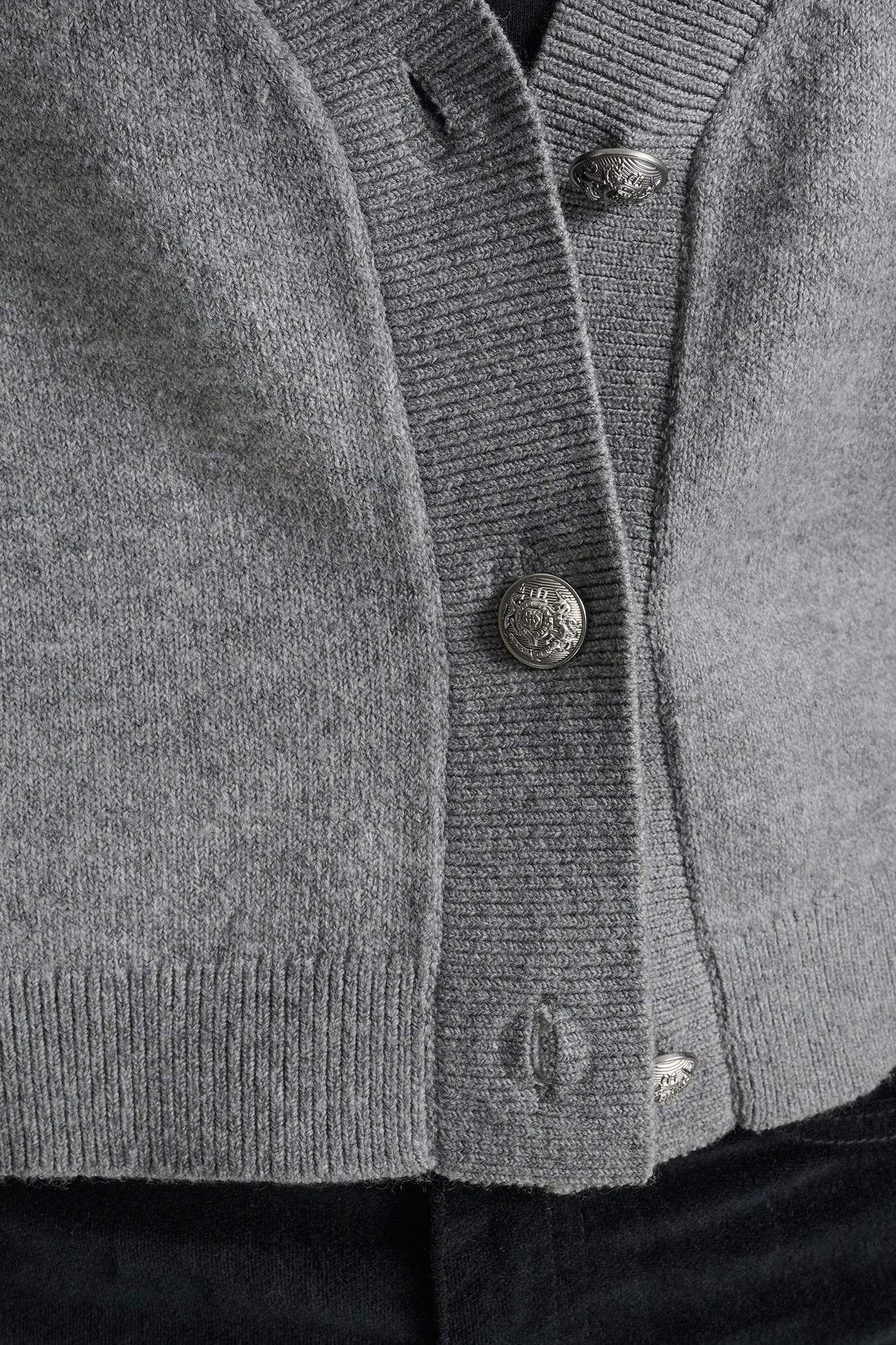 V-NECK RAGLAN CARDIGAN WITH REGAL BUTTONS VIEW 4 | New clothing