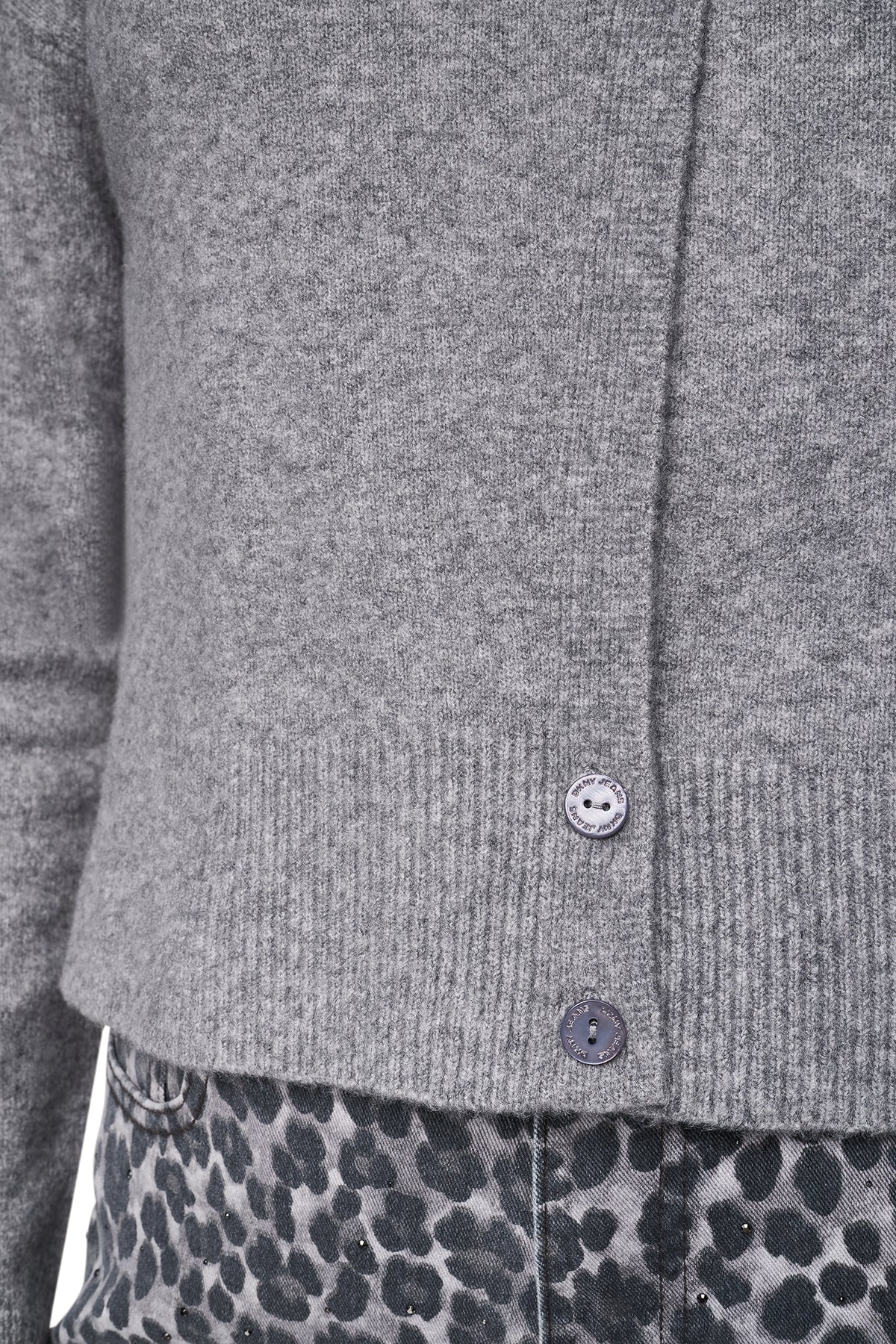 ASSYMETRIC BUTTON HEM CARDIGAN VIEW 2