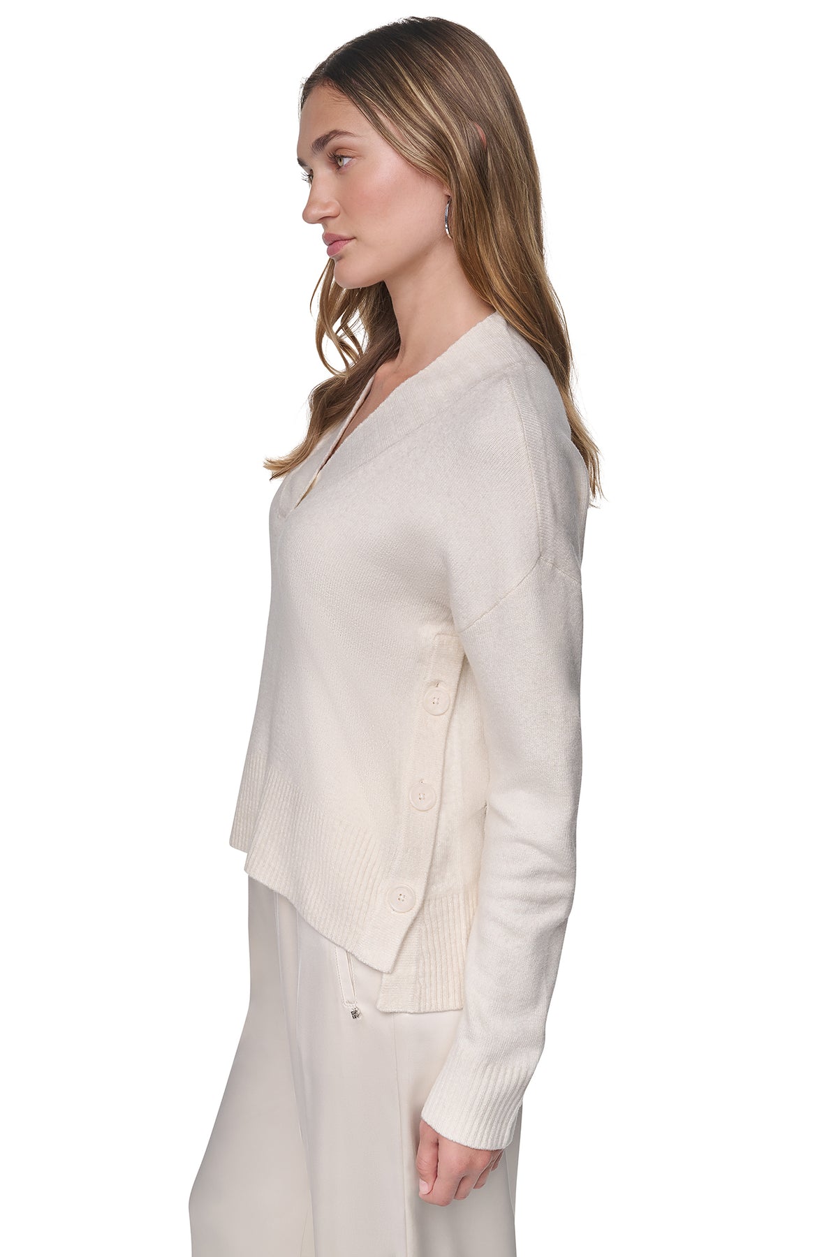 BUTTON DETAIL V-NECK SWEATER VIEW 2