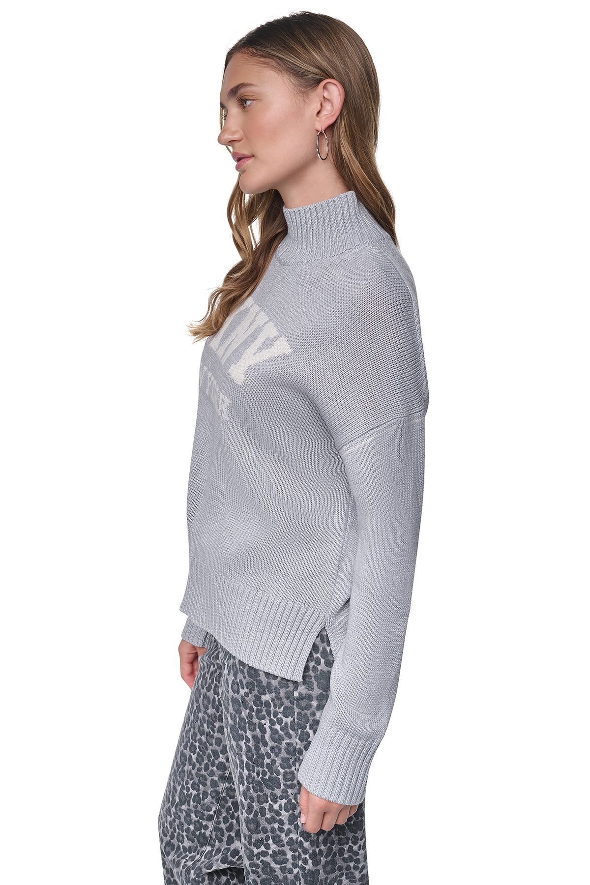 METALLIC LOGO TURTLENECK SWEATER VIEW 2