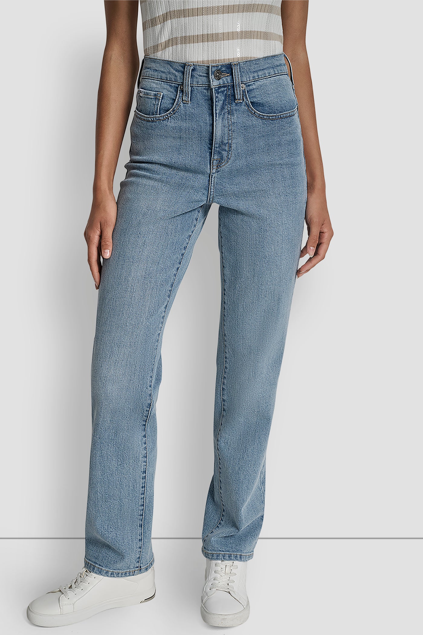 BRYANT WASH HIGH RISE CLASSIC STRAIGHT, FRONT VIEW | Pants & Denim