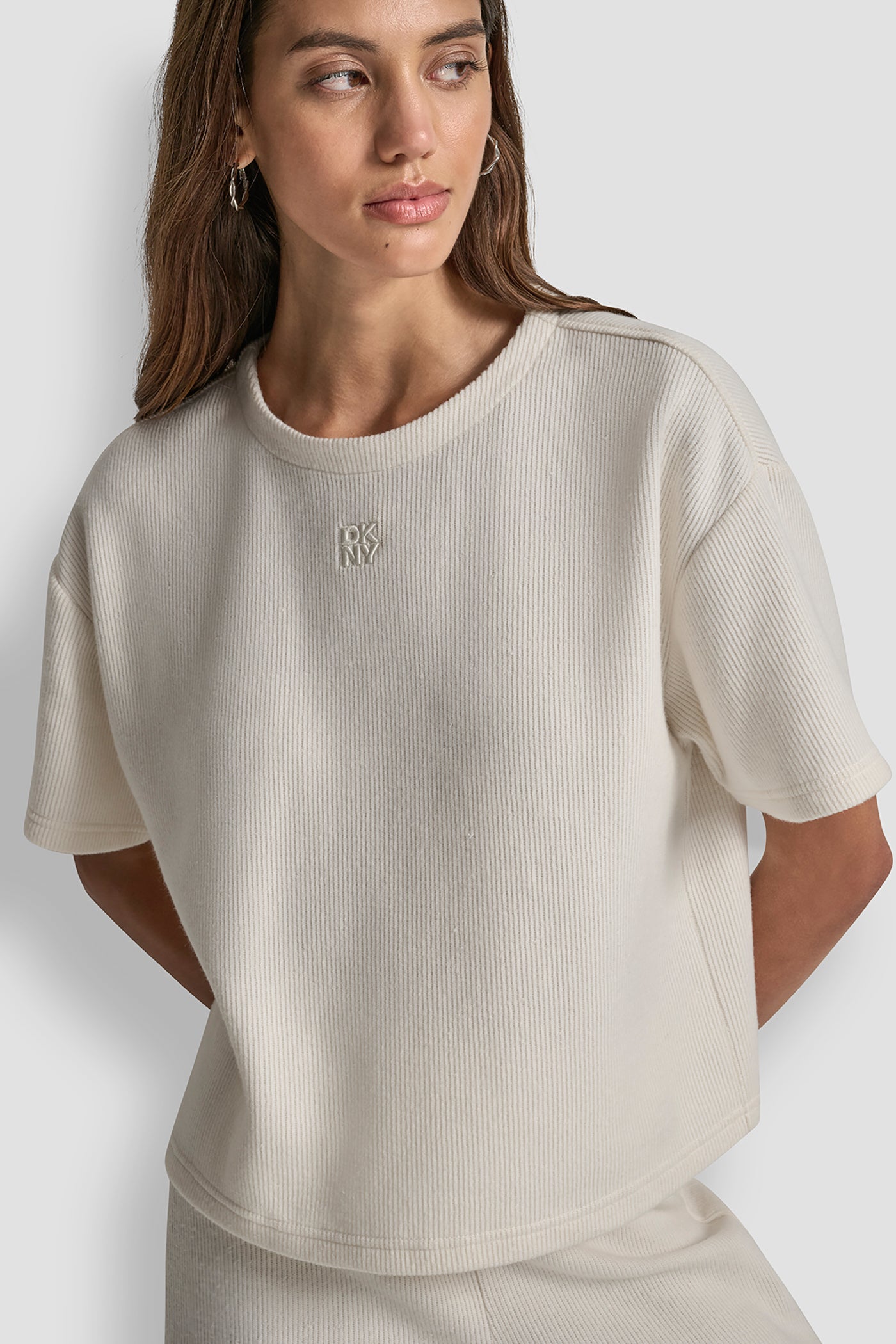 RELAXED BOXY TEE VIEW 3 | Tees & Tanks
