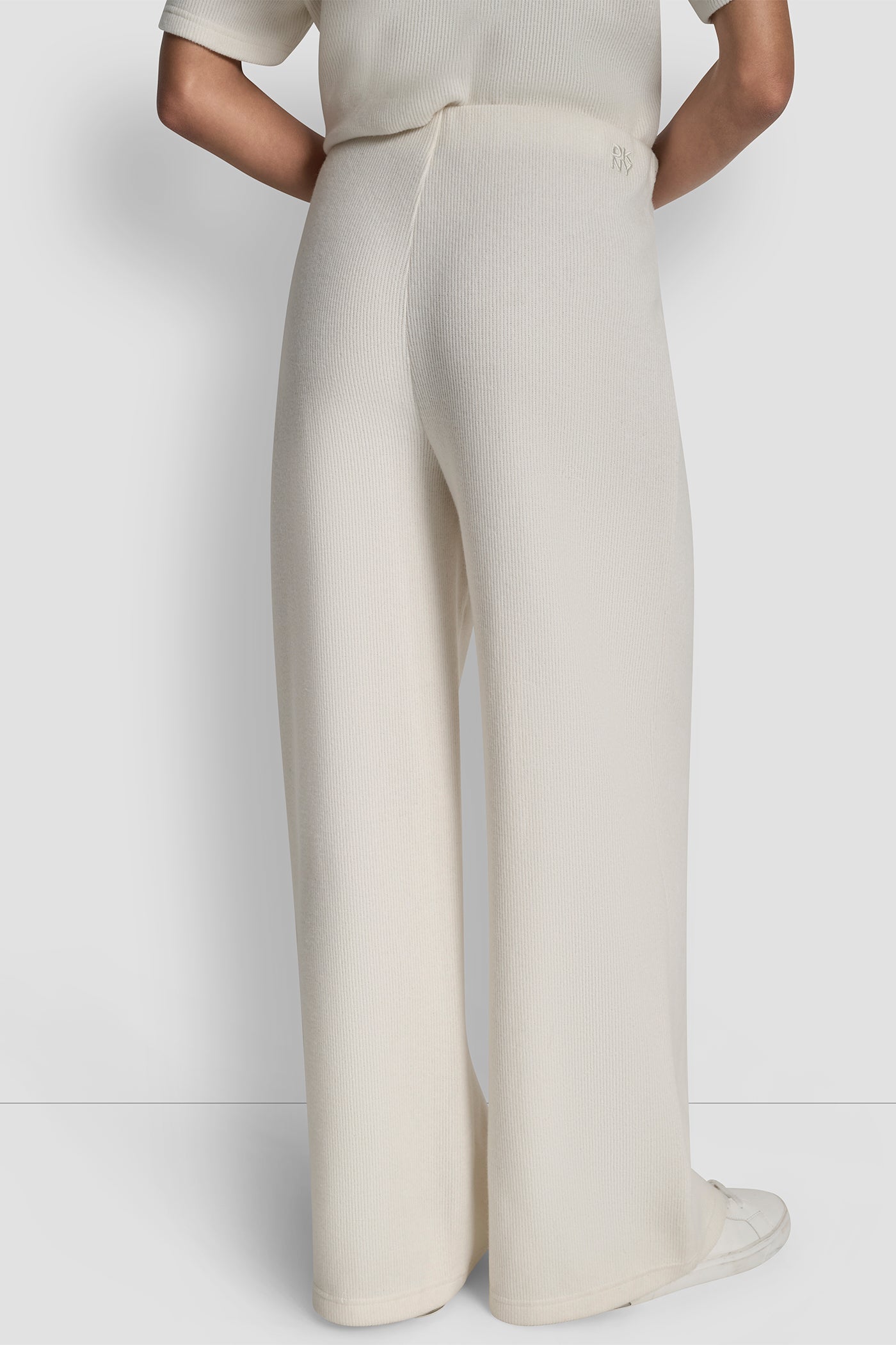 EGGNOG HIGH RISE WIDE LEG PANT, BACK VIEW | DKNY Promo