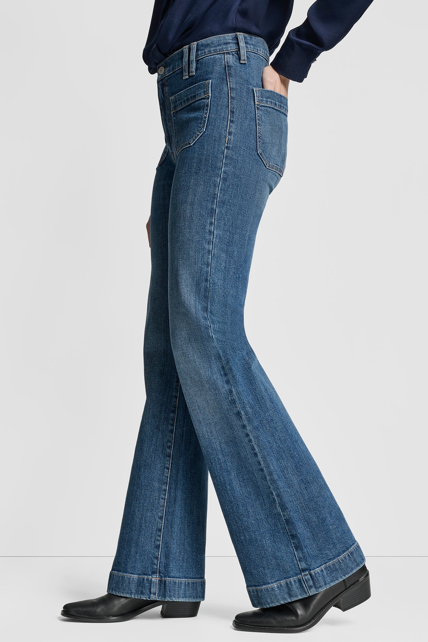 HIGH RISE RELAXED FLARE WITH POCKETS VIEW 3