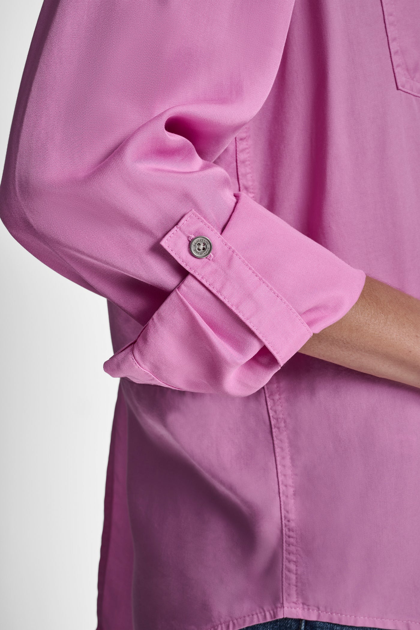 SPLIT BACK BUTTON FRONT WITH ROLL TAB VIEW 5 | WOMEN'S SWEATERS & TOPS