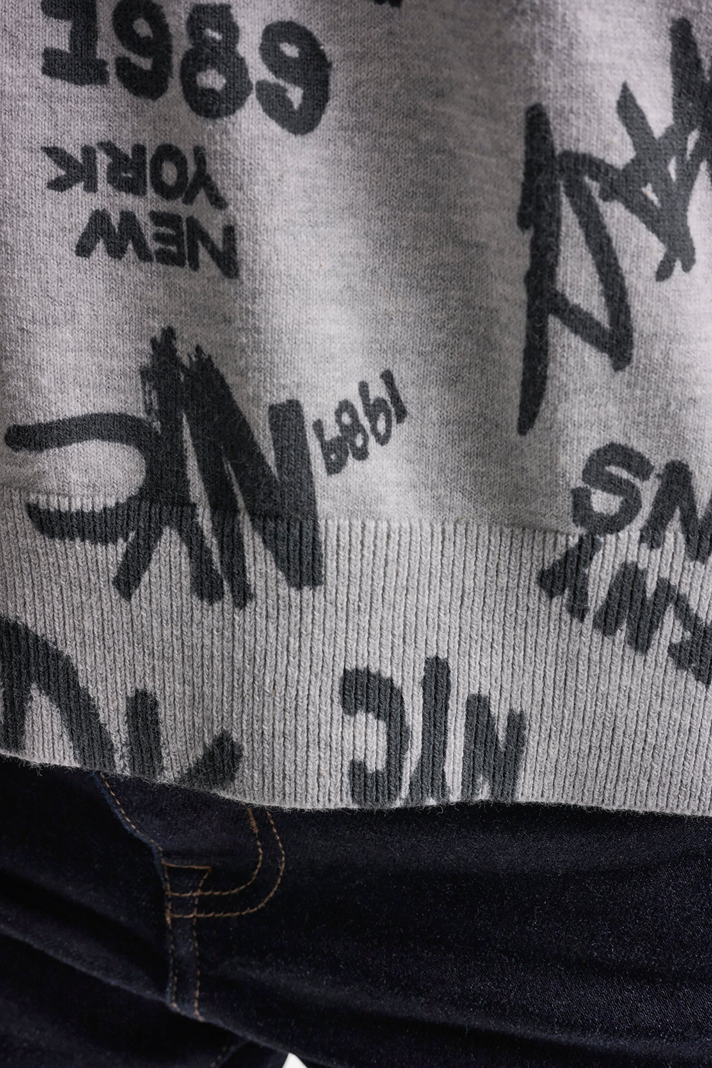 LOGO PRINTED V NECK PULLOVER VIEW 6 | SALE CLOTHING