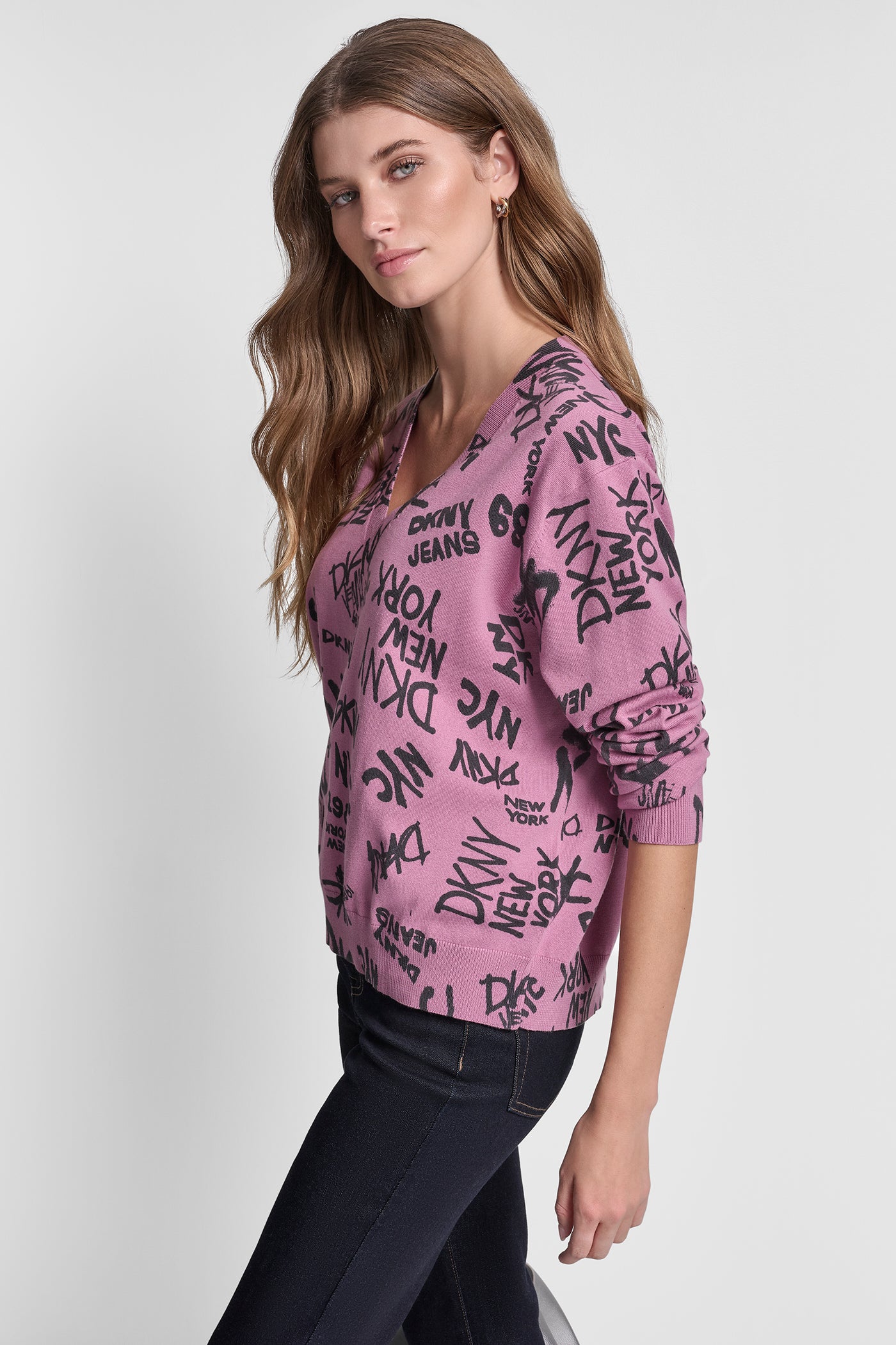 LOGO PRINTED V-NECK PULLOVER VIEW 3 | SALE CLOTHING