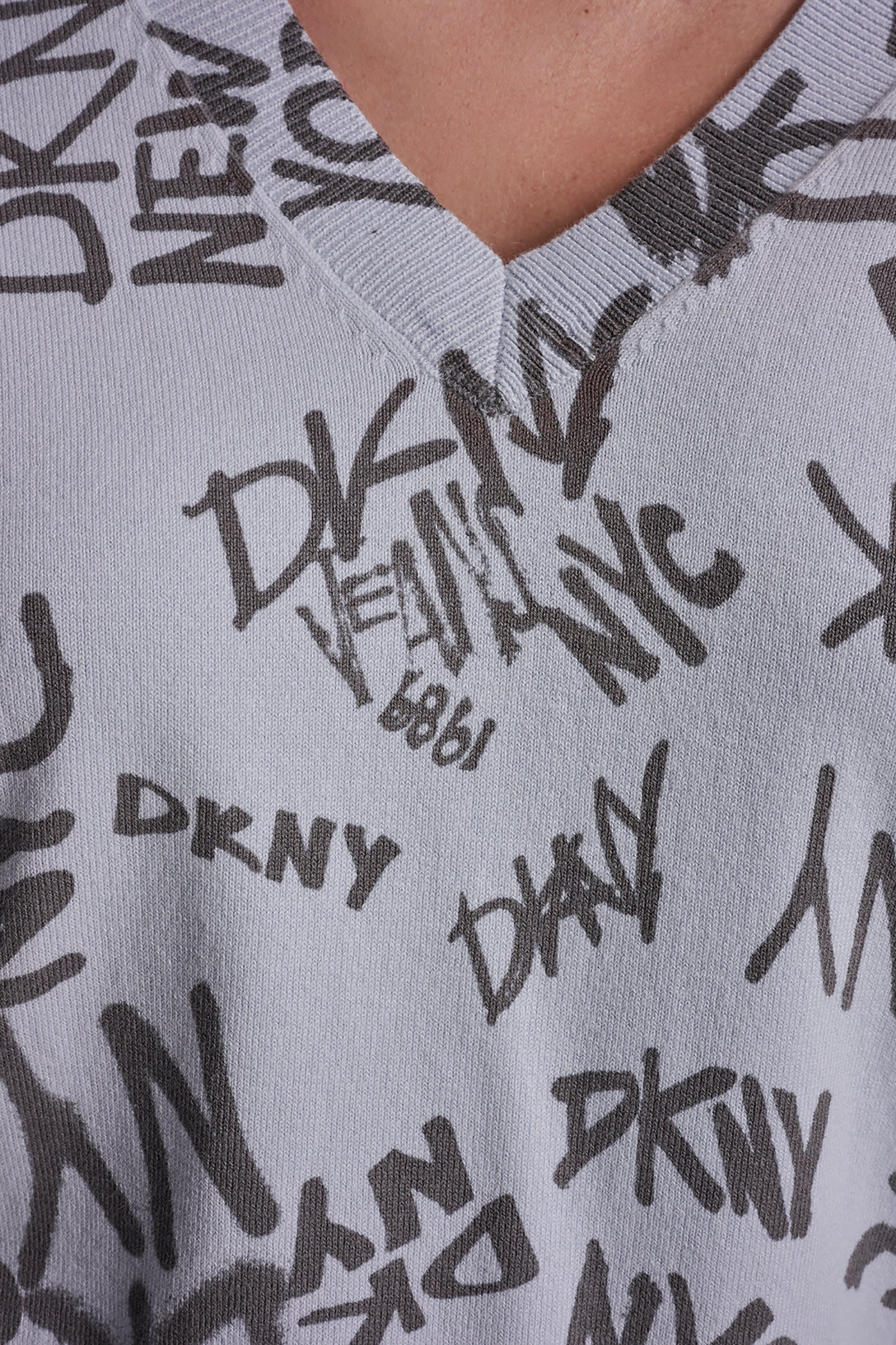 LOGO PRINTED V NECK PULLOVER VIEW 5 | WOMEN'S SWEATERS & TOPS