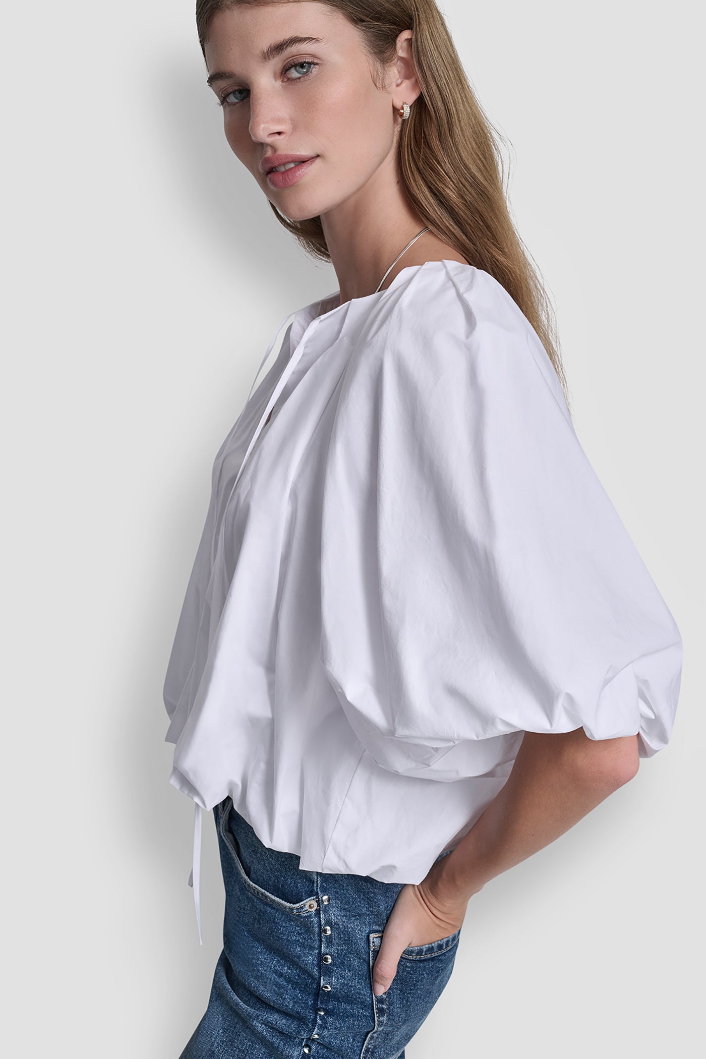 SHORT-SLEEVE BUBBLE TOP VIEW 3 | Clothing