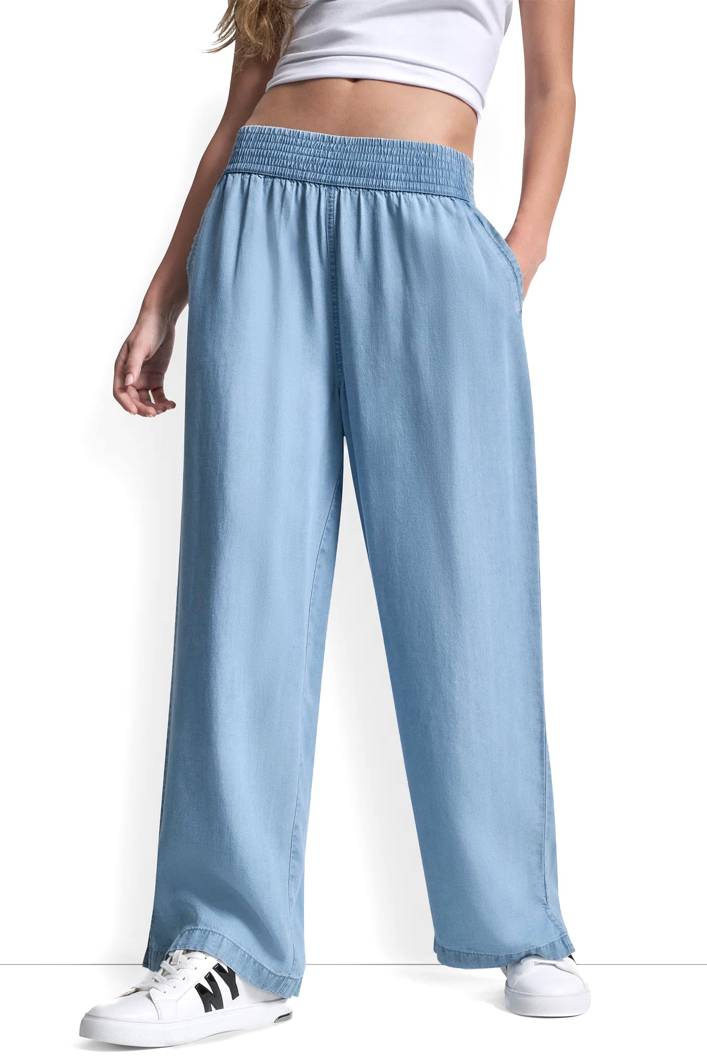 CHAMBRAY WIDE LEG PULL-ON PANT, BACK VIEW | MUST-HAVES